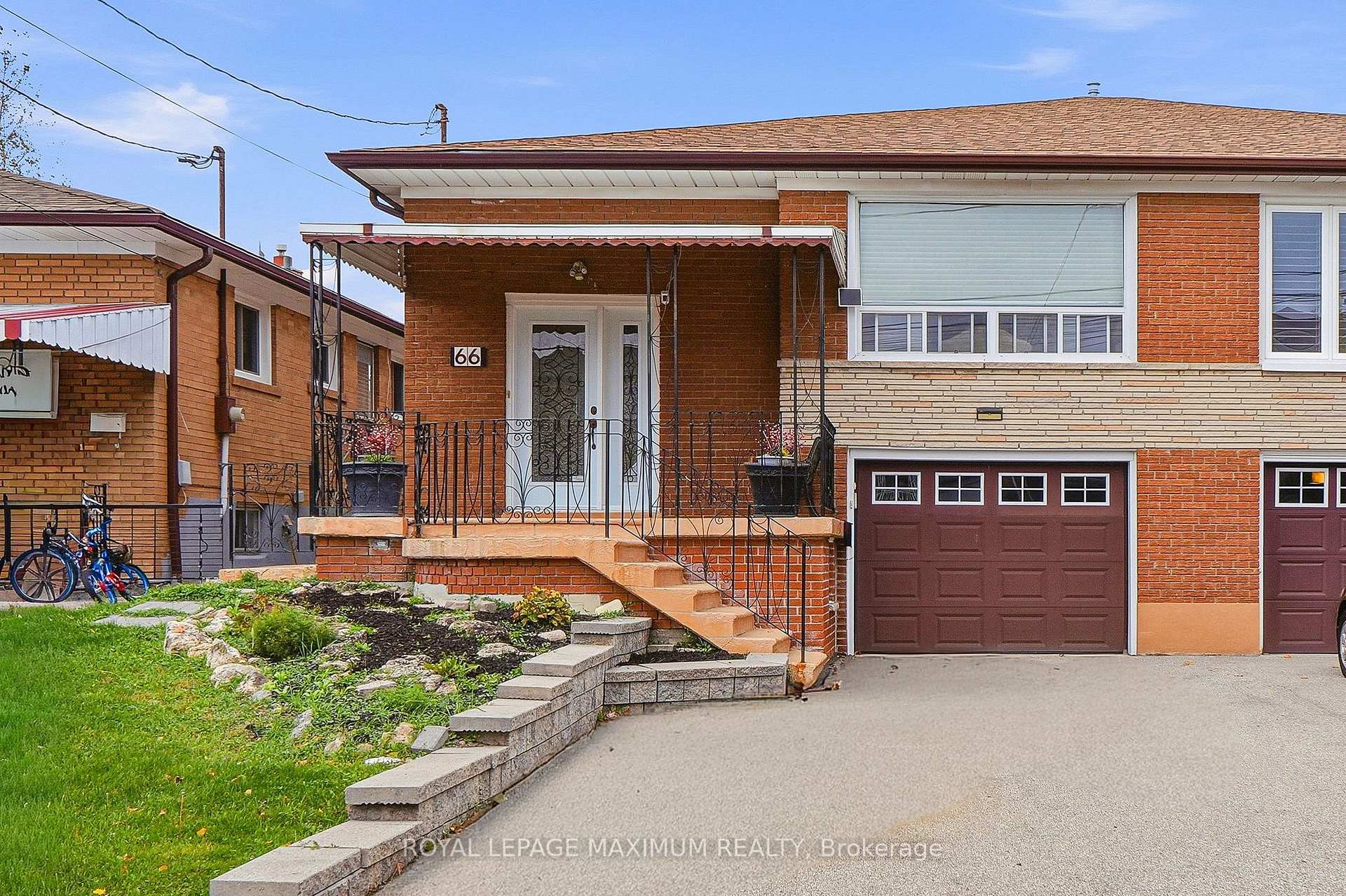 Photo 5 of 66 Spenvalley Drive, North York, Glenfield-Jane Heights — HOMEH