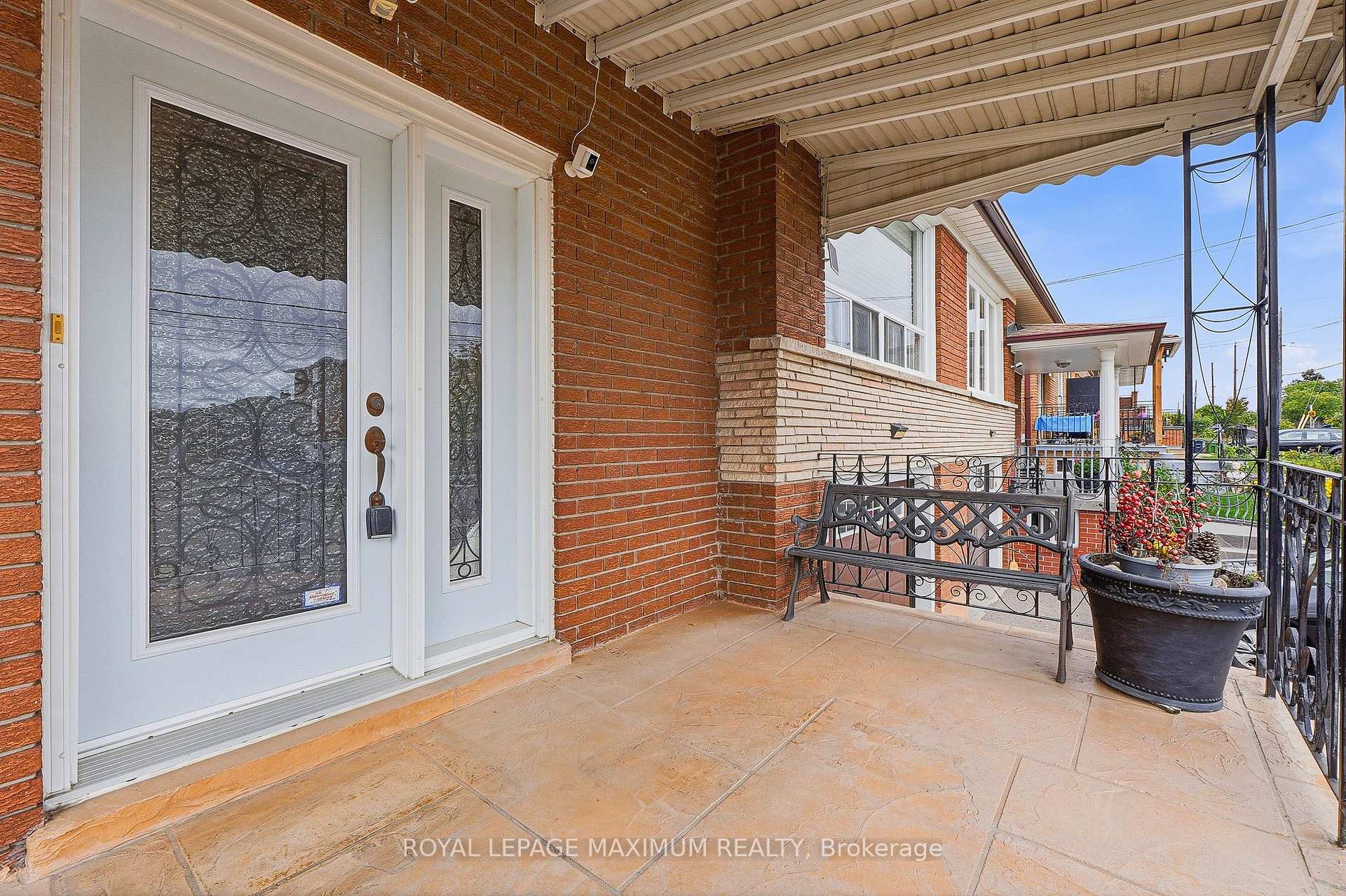 Photo 7 of 66 Spenvalley Drive, North York, Glenfield-Jane Heights — HOMEH