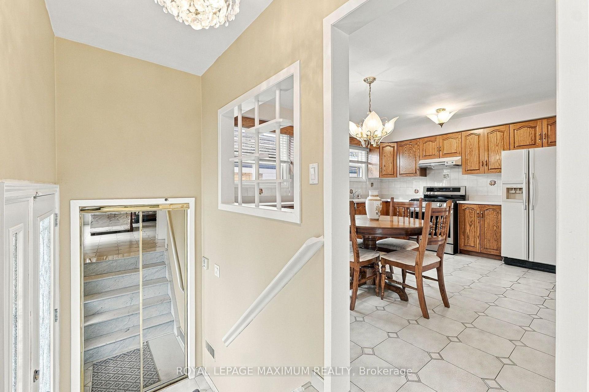Photo 9 of 66 Spenvalley Drive, North York, Glenfield-Jane Heights — HOMEH