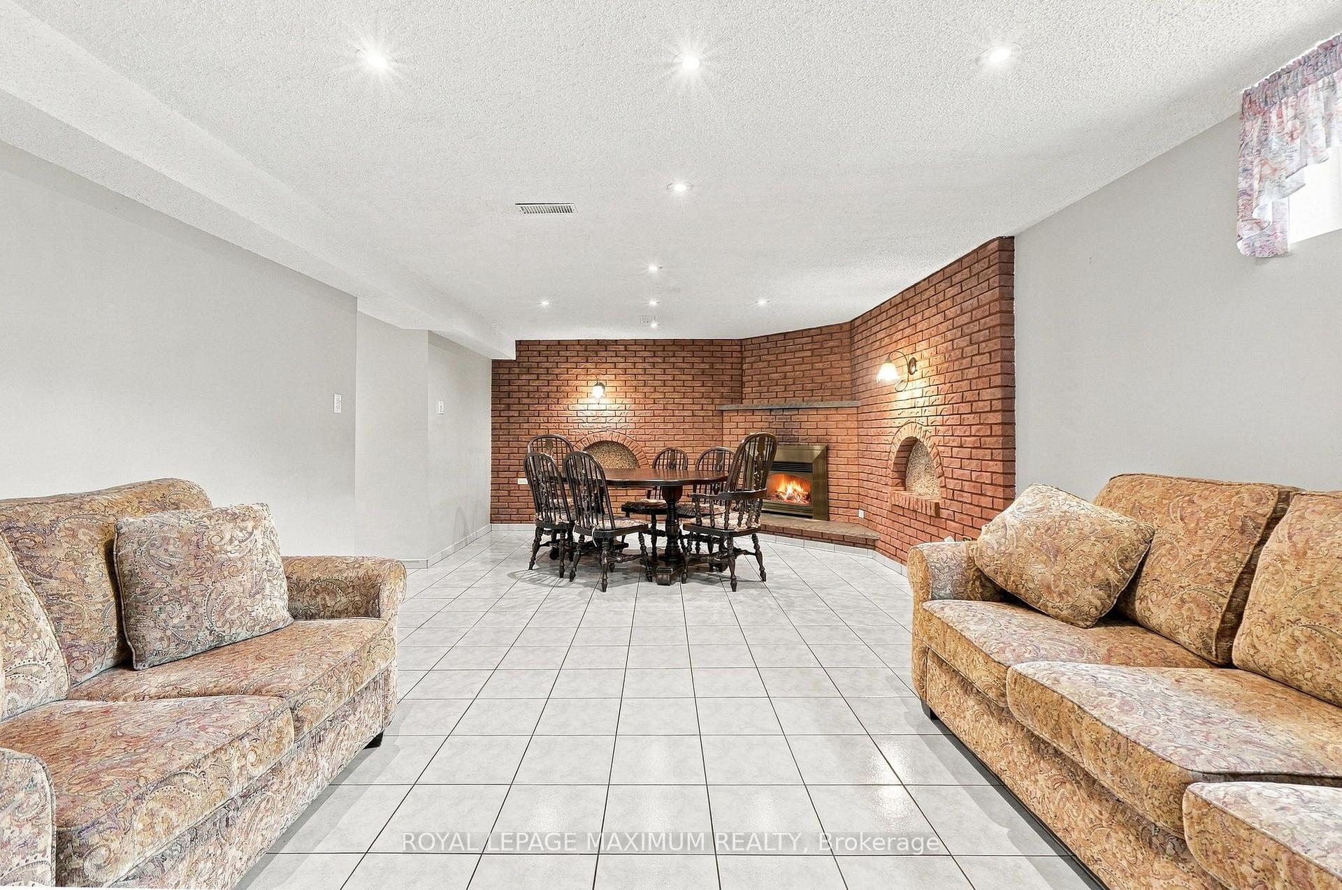 Photo 71 of 66 Spenvalley Drive, North York, Glenfield-Jane Heights — HOMEH