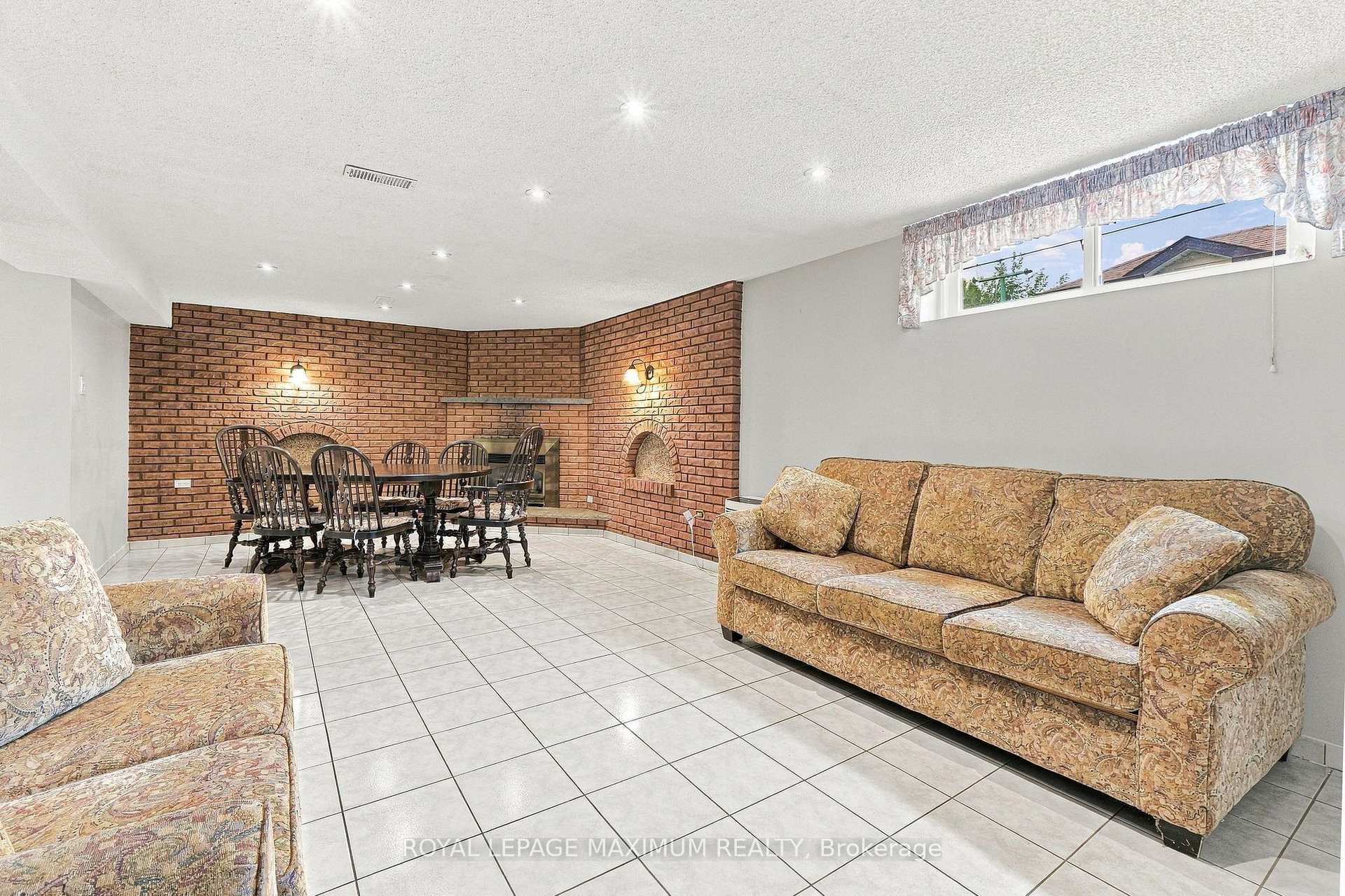 Photo 73 of 66 Spenvalley Drive, North York, Glenfield-Jane Heights — HOMEH
