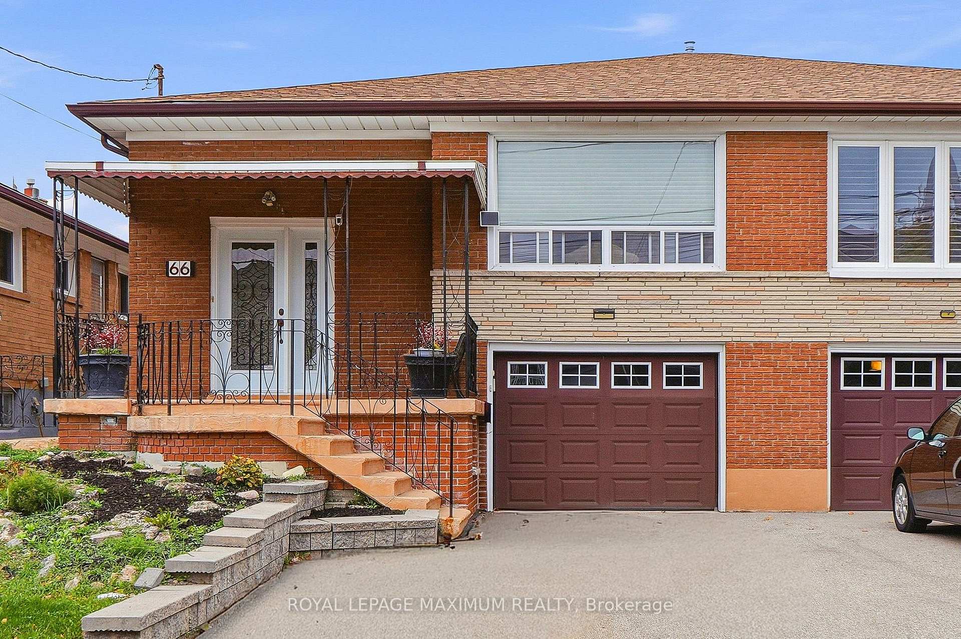 Photo 4 of 66 Spenvalley Drive, North York, Glenfield-Jane Heights — HOMEH