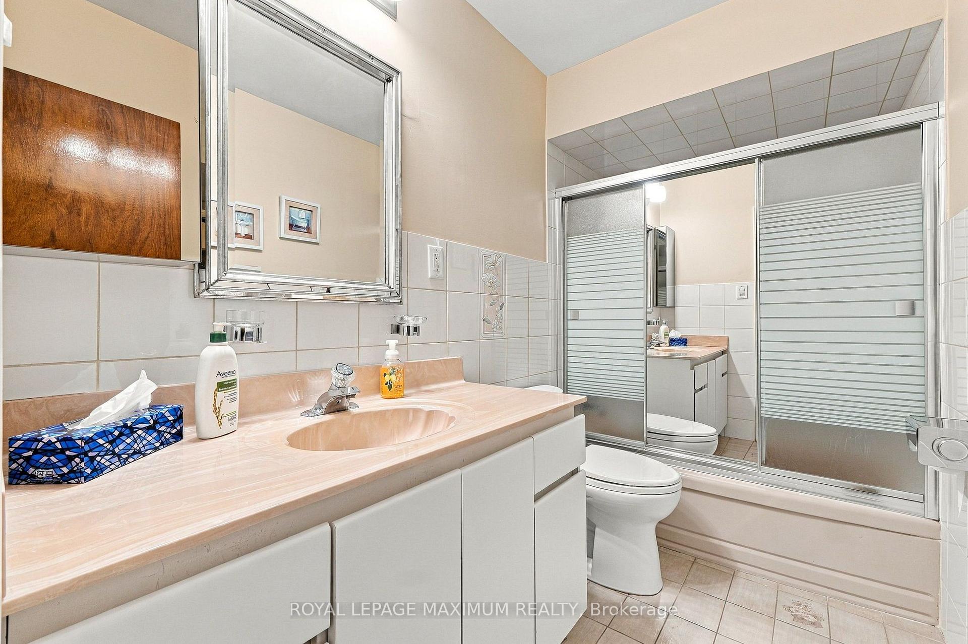 Photo 38 of 66 Spenvalley Drive, North York, Glenfield-Jane Heights — HOMEH