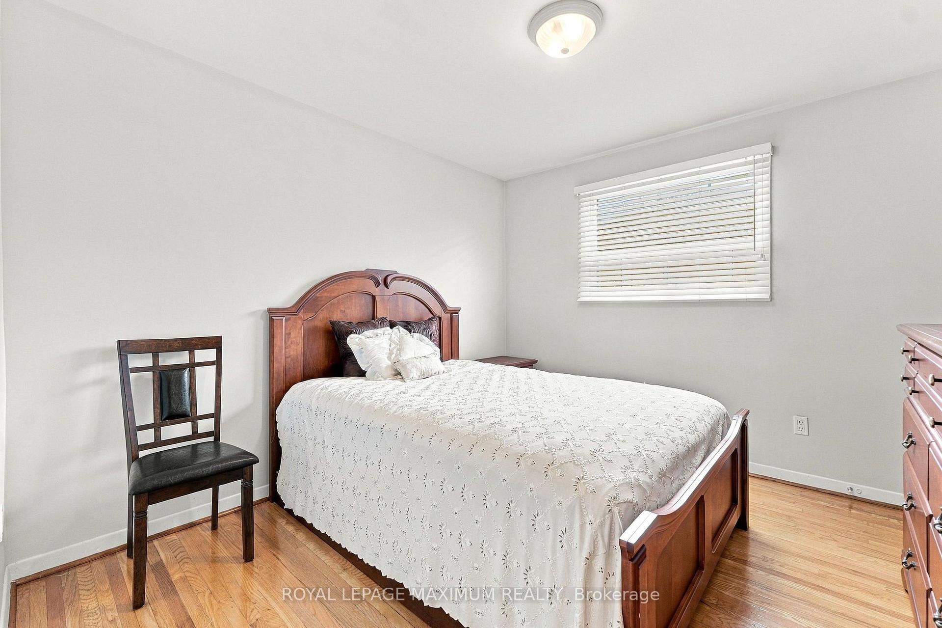 Photo 40 of 66 Spenvalley Drive, North York, Glenfield-Jane Heights — HOMEH