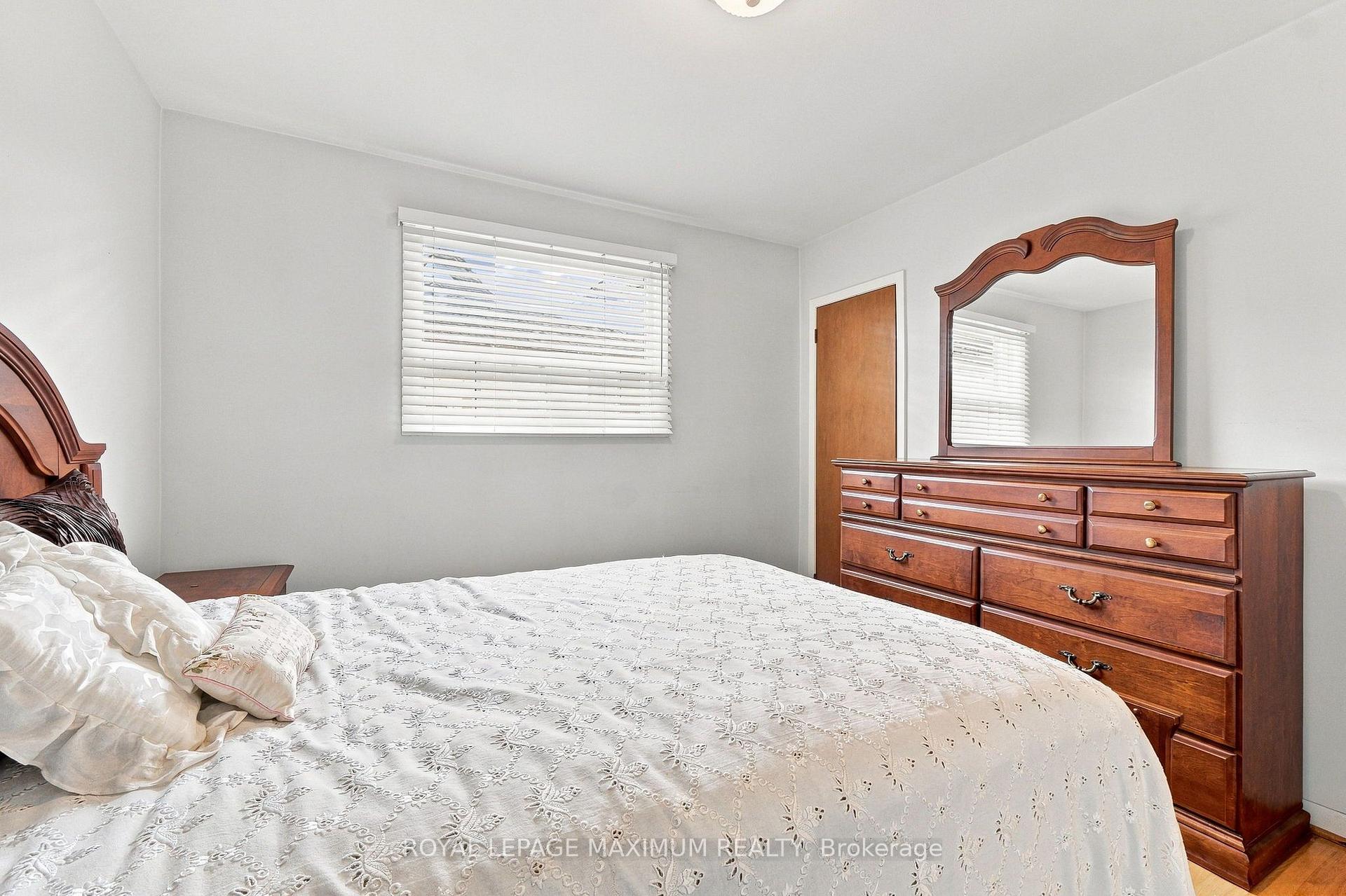 Photo 42 of 66 Spenvalley Drive, North York, Glenfield-Jane Heights — HOMEH
