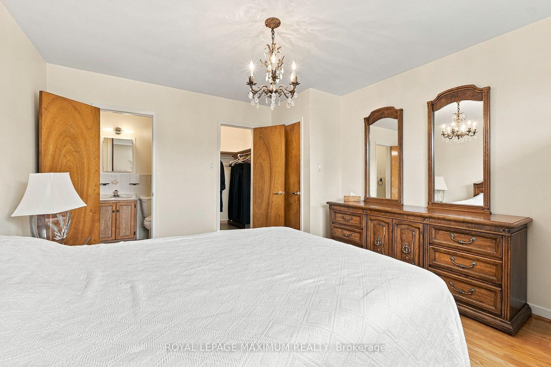 Photo 46 of 66 Spenvalley Drive, North York, Glenfield-Jane Heights — HOMEH