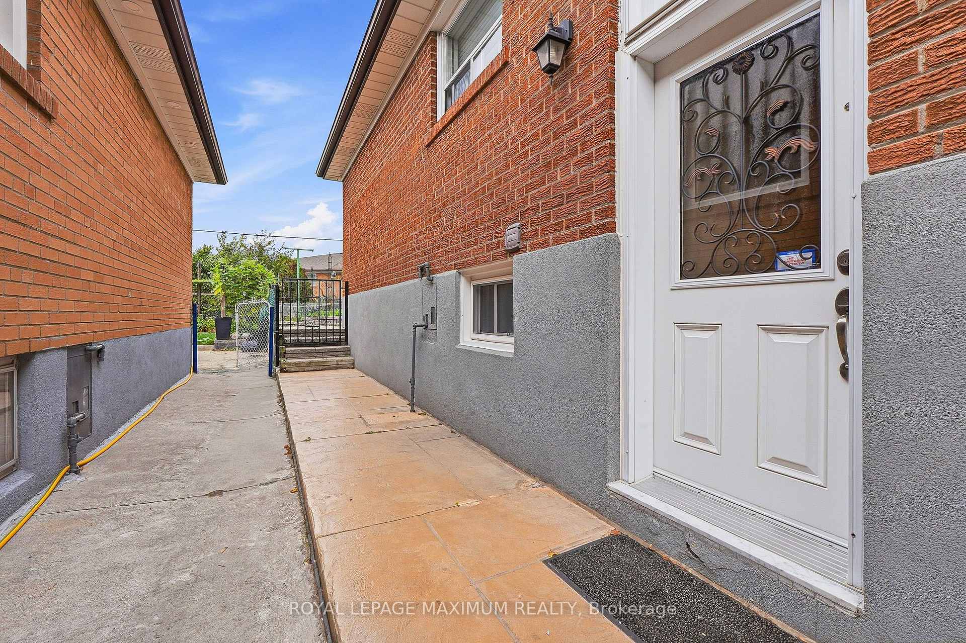 Photo 74 of 66 Spenvalley Drive, North York, Glenfield-Jane Heights — HOMEH