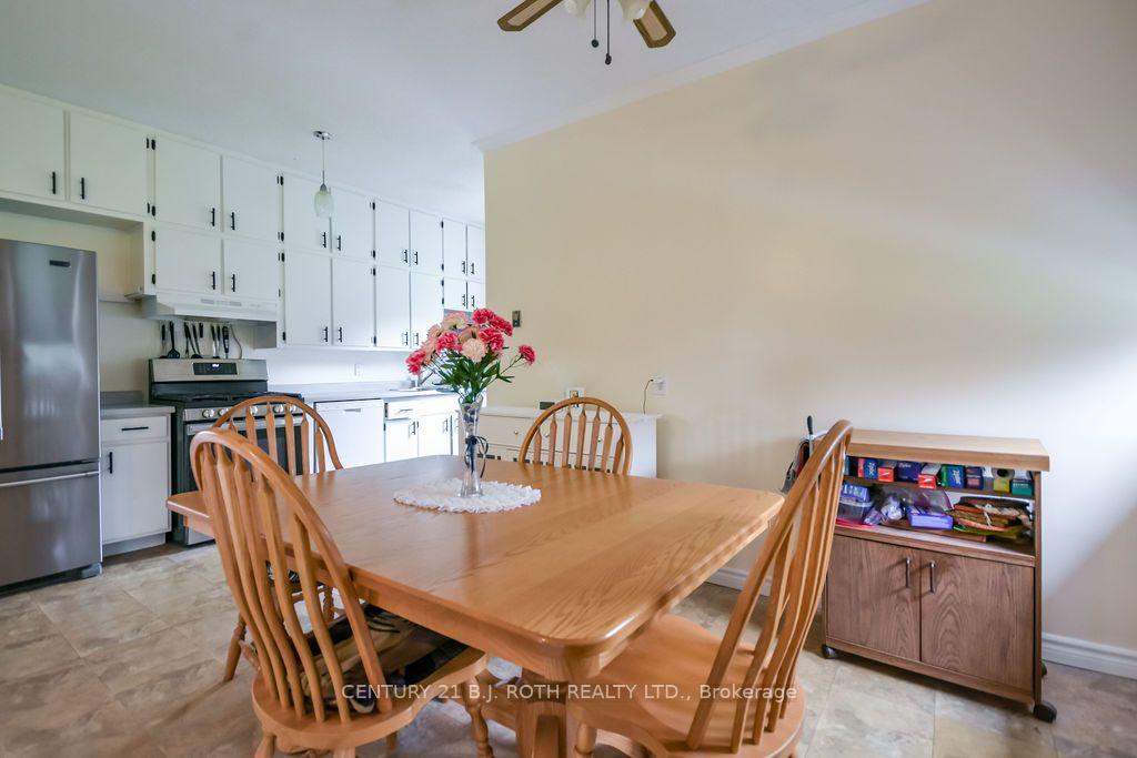 Photo 11 of 1398 Old Fort Road, Tay, Rural Tay — HOMEH