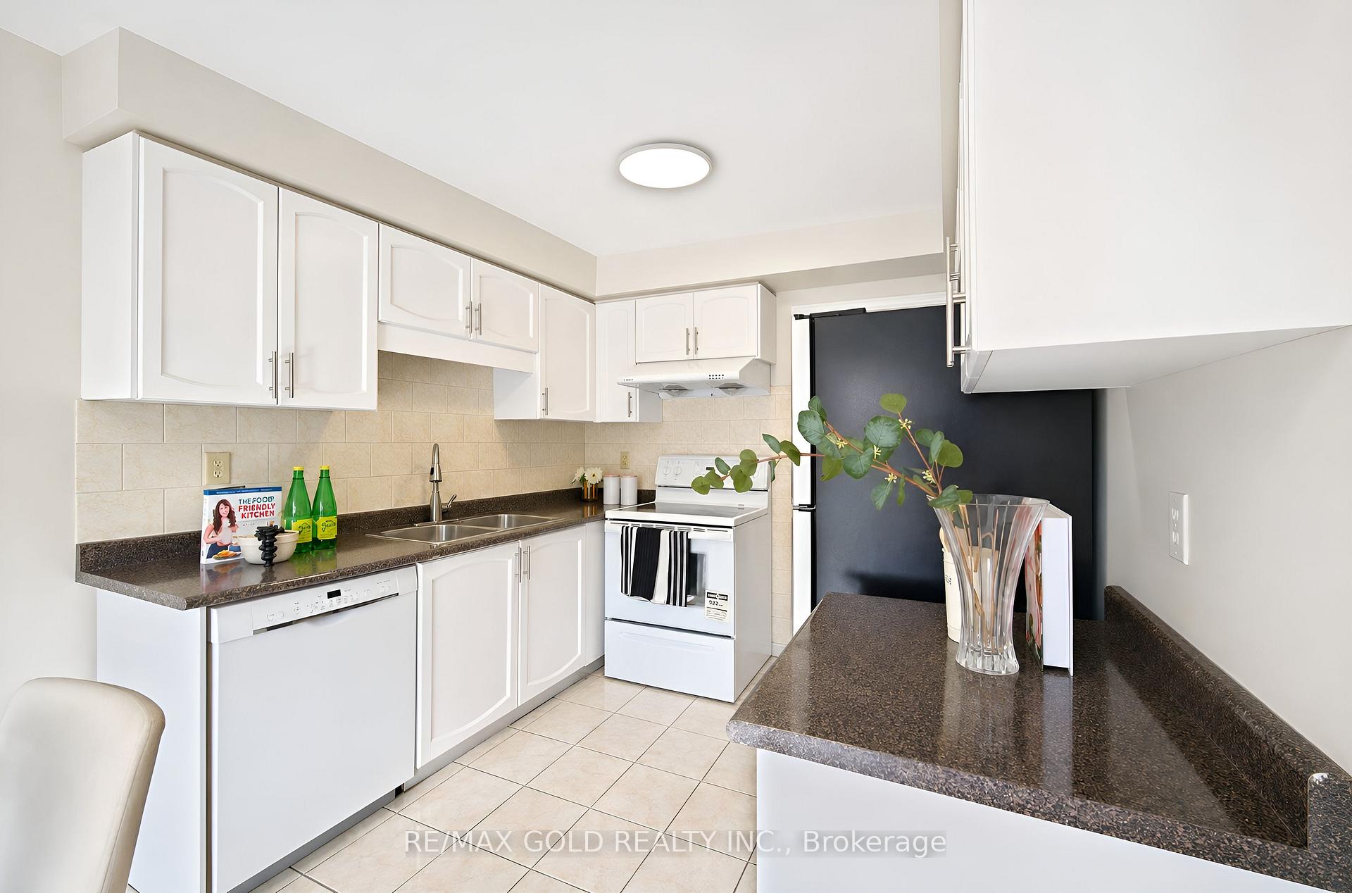 Photo 16 of 106 Bighorn Crescent, Brampton, Sandringham-Wellington — HOMEH