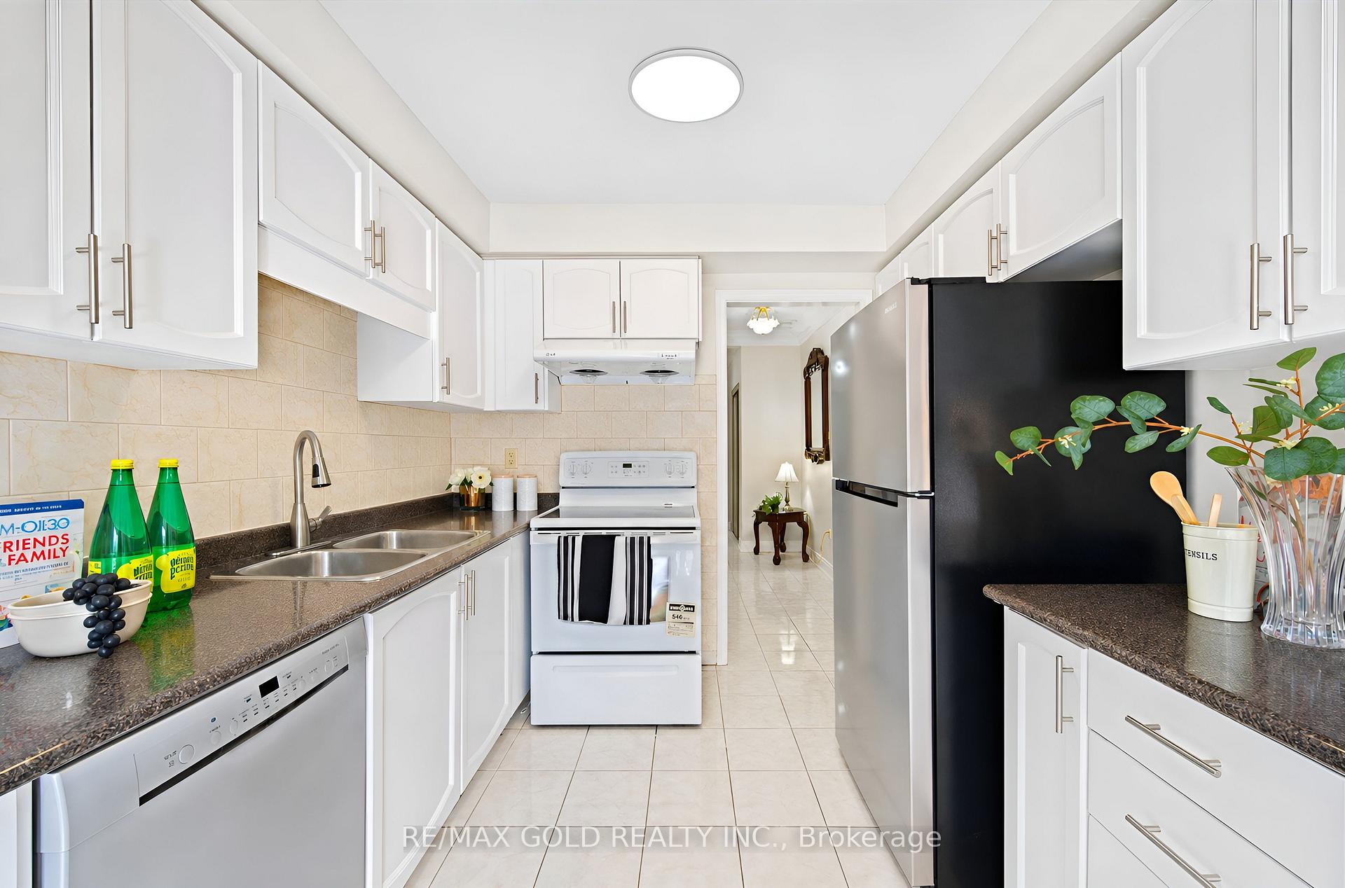 Photo 17 of 106 Bighorn Crescent, Brampton, Sandringham-Wellington — HOMEH