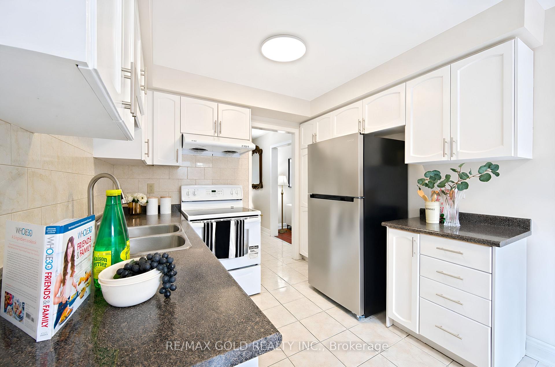 Photo 18 of 106 Bighorn Crescent, Brampton, Sandringham-Wellington — HOMEH