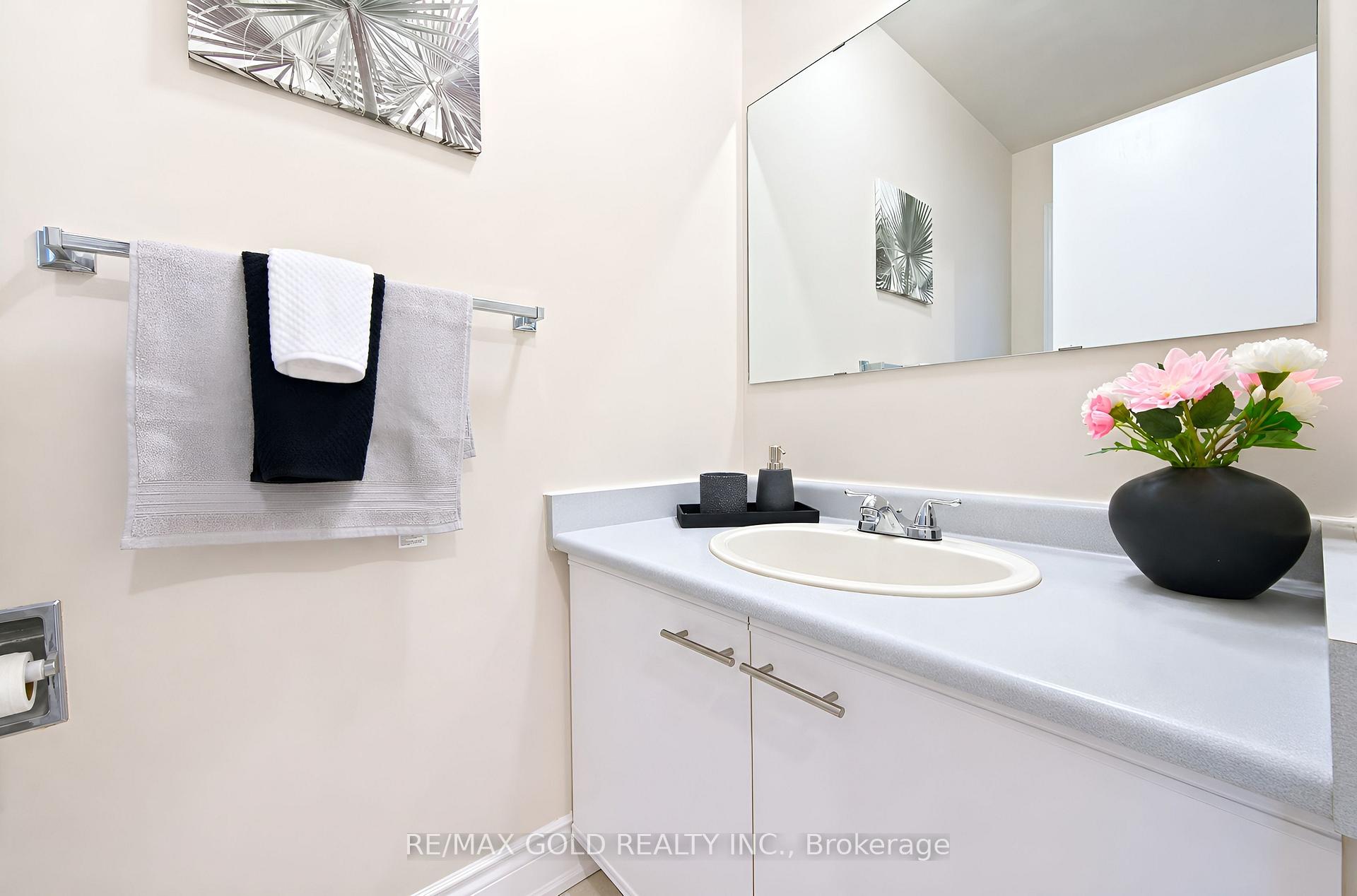 Photo 21 of 106 Bighorn Crescent, Brampton, Sandringham-Wellington — HOMEH