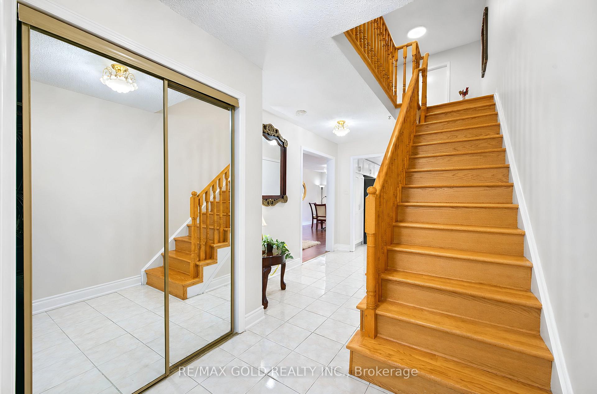 Photo 23 of 106 Bighorn Crescent, Brampton, Sandringham-Wellington — HOMEH