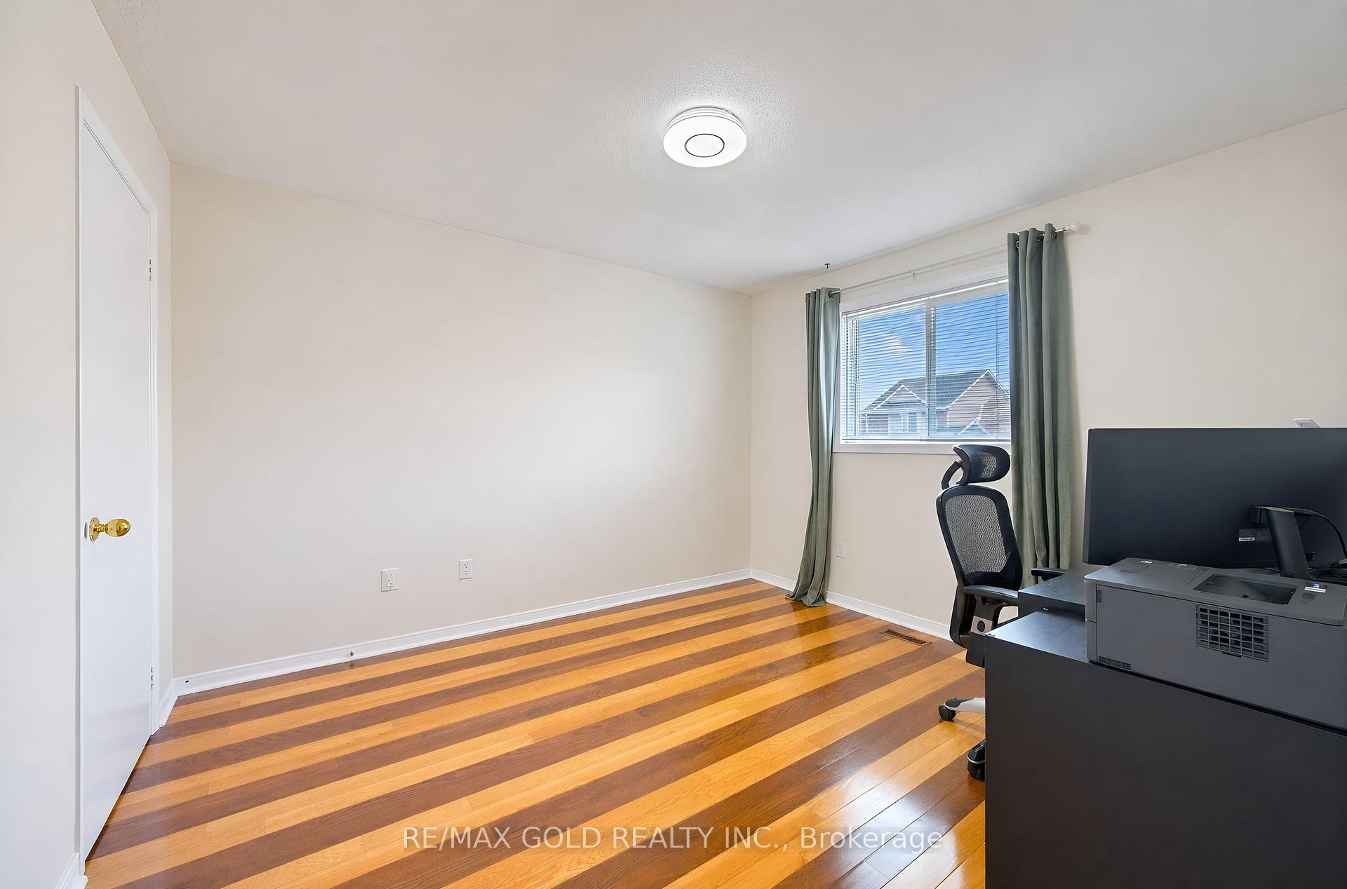 Photo 32 of 106 Bighorn Crescent, Brampton, Sandringham-Wellington — HOMEH