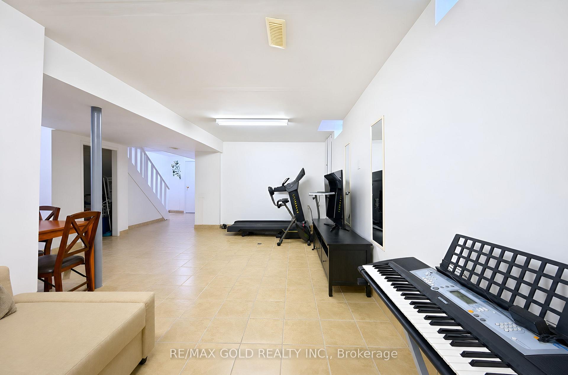 Photo 41 of 106 Bighorn Crescent, Brampton, Sandringham-Wellington — HOMEH