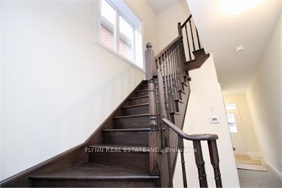 Photo 6 of 7648 Hackberry Trail, Niagara Falls, Brown — HOMEH