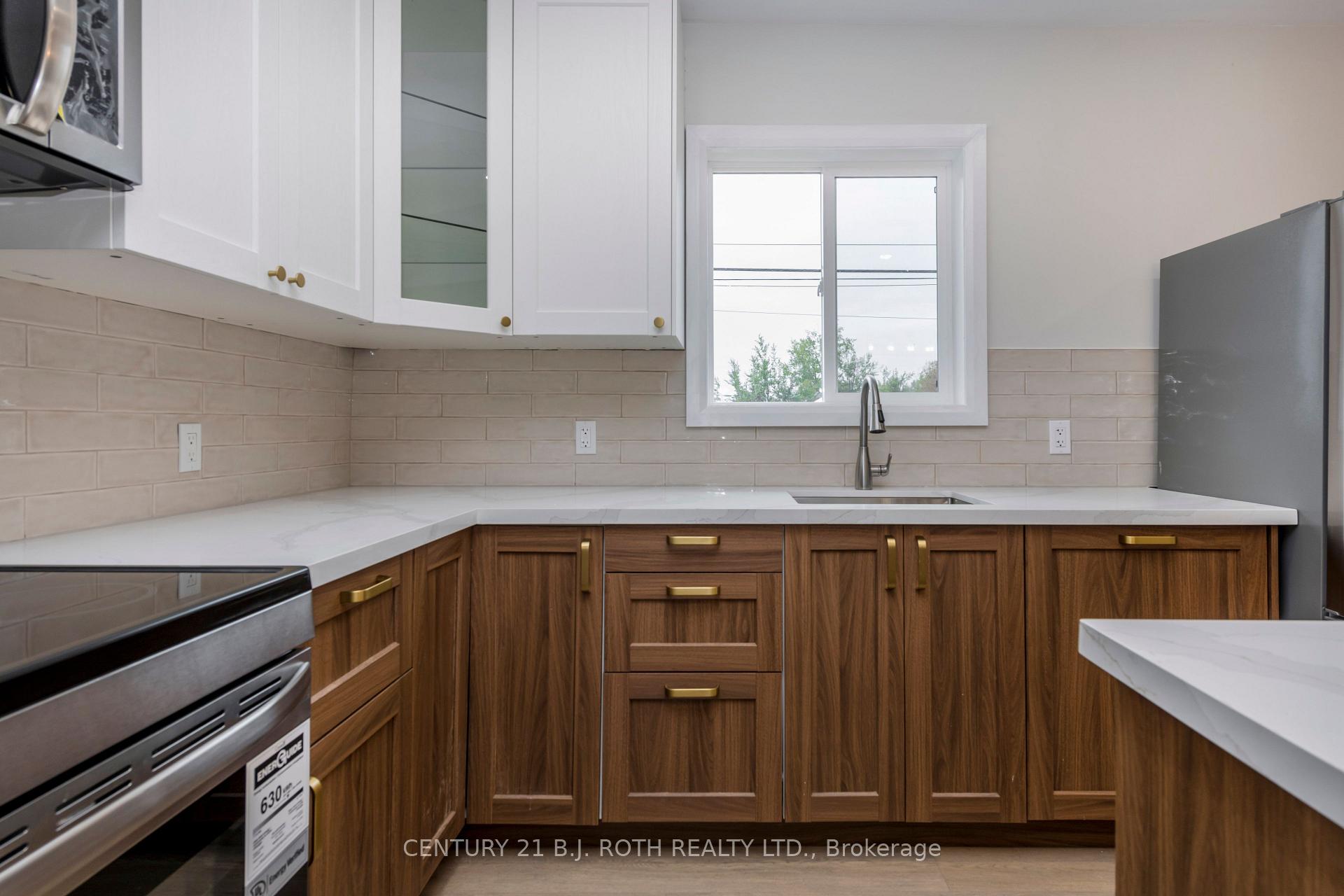 Photo 9 of 51 James Street E, Orillia — HOMEH