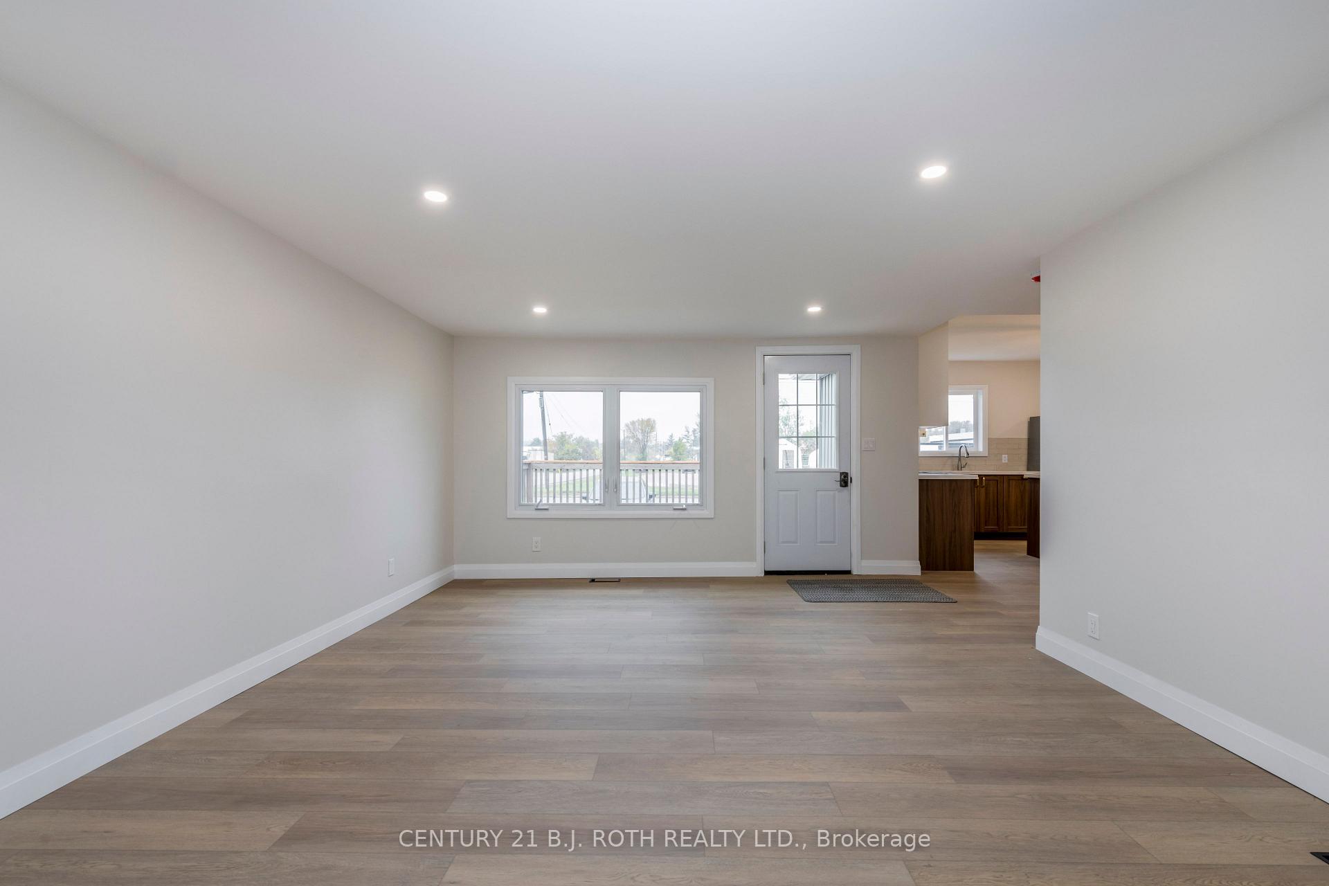 Photo 12 of 51 James Street E, Orillia — HOMEH