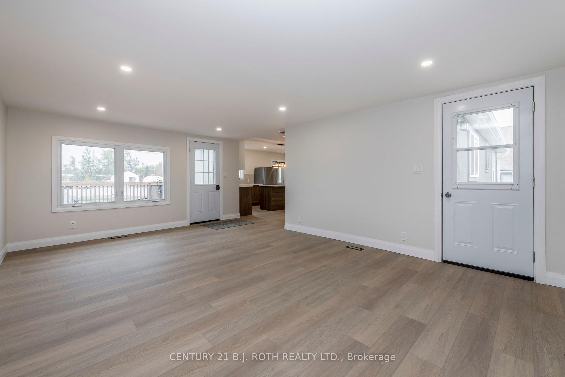 Photo 15 of 51 James Street E, Orillia — HOMEH