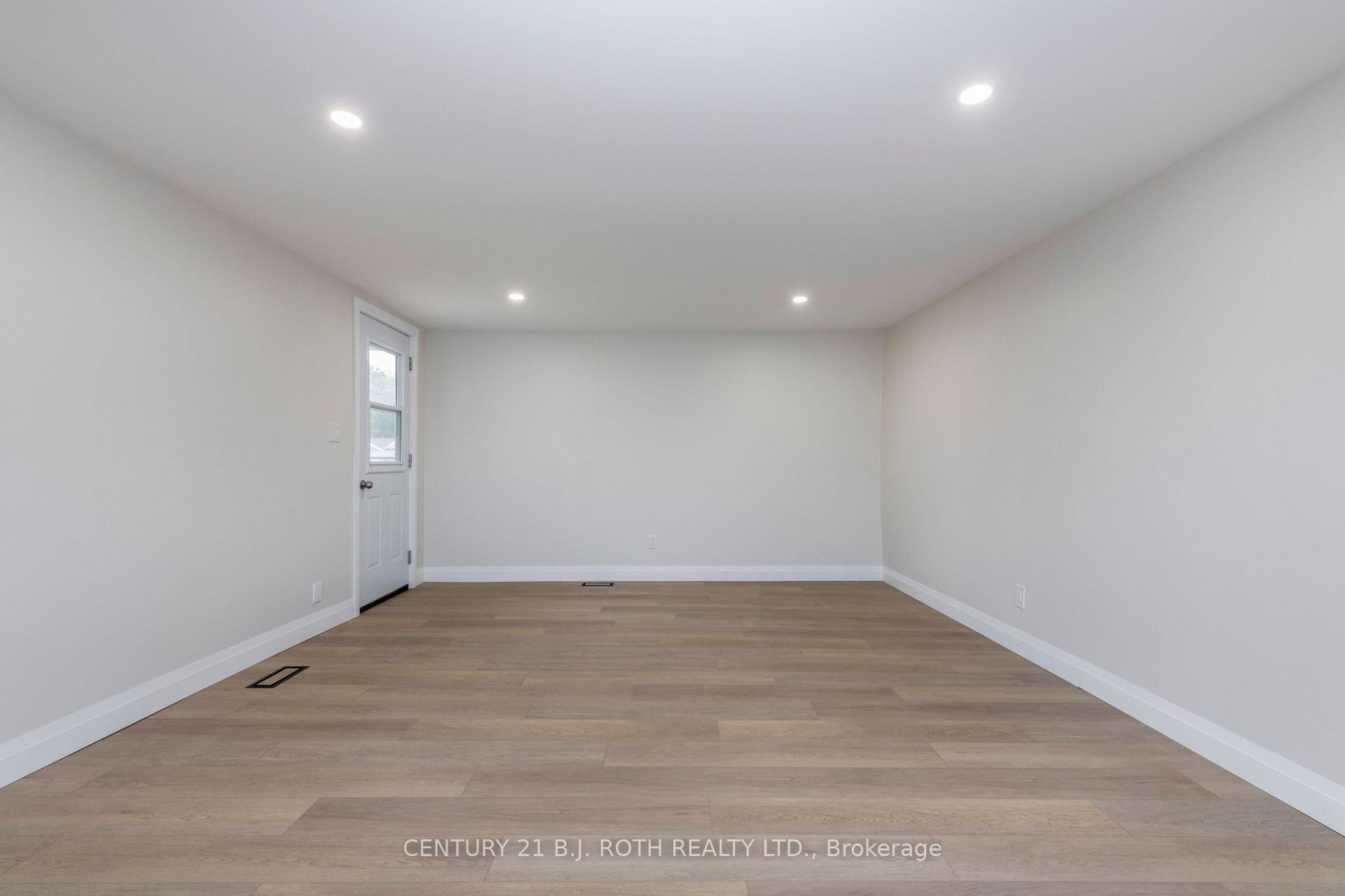 Photo 16 of 51 James Street E, Orillia — HOMEH