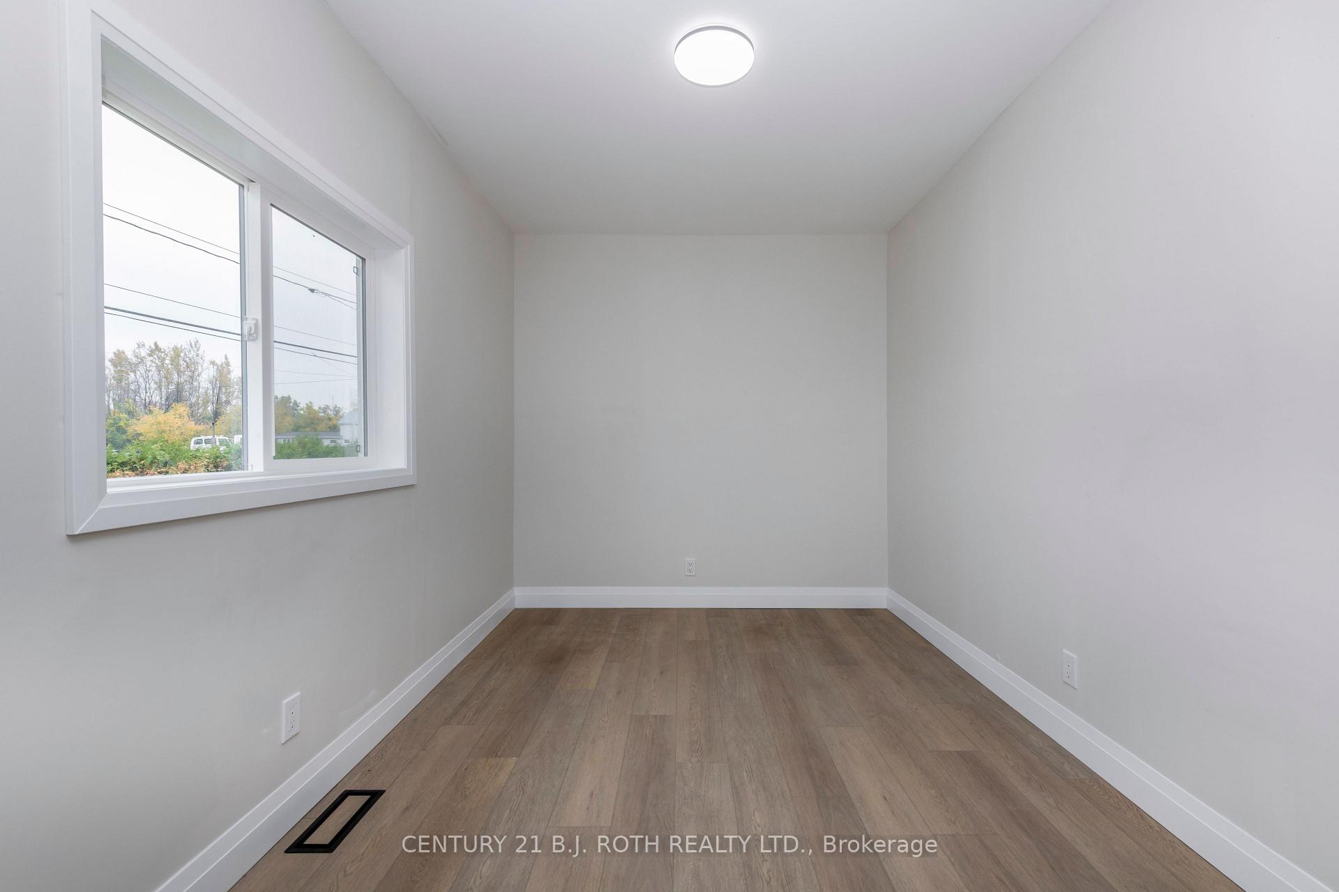 Photo 26 of 51 James Street E, Orillia — HOMEH