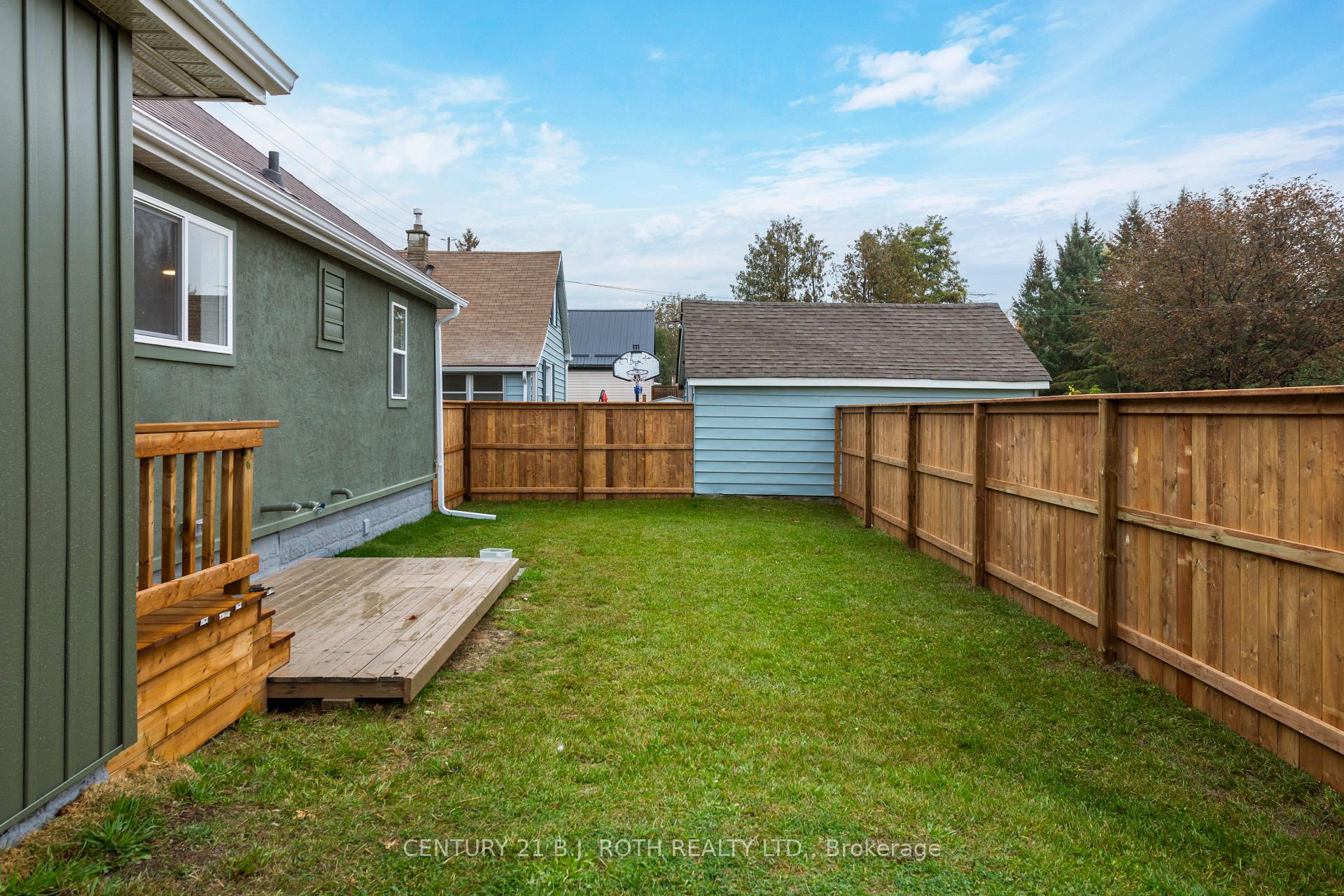 Photo 29 of 51 James Street E, Orillia — HOMEH