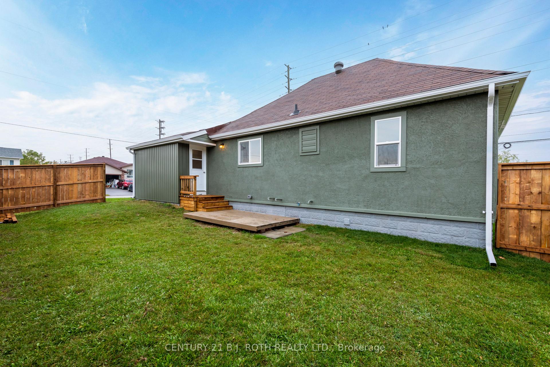Photo 31 of 51 James Street E, Orillia — HOMEH