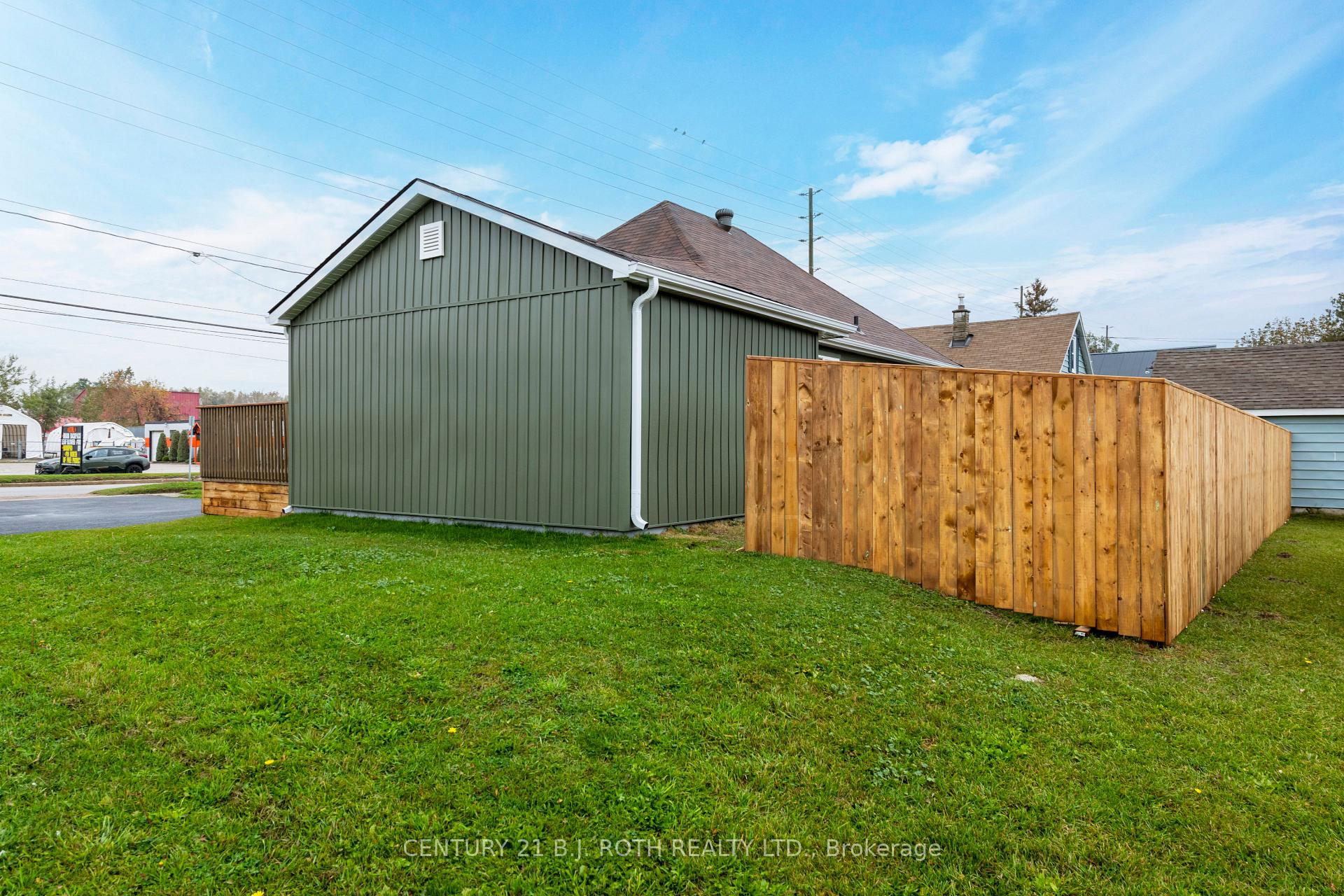 Photo 32 of 51 James Street E, Orillia — HOMEH