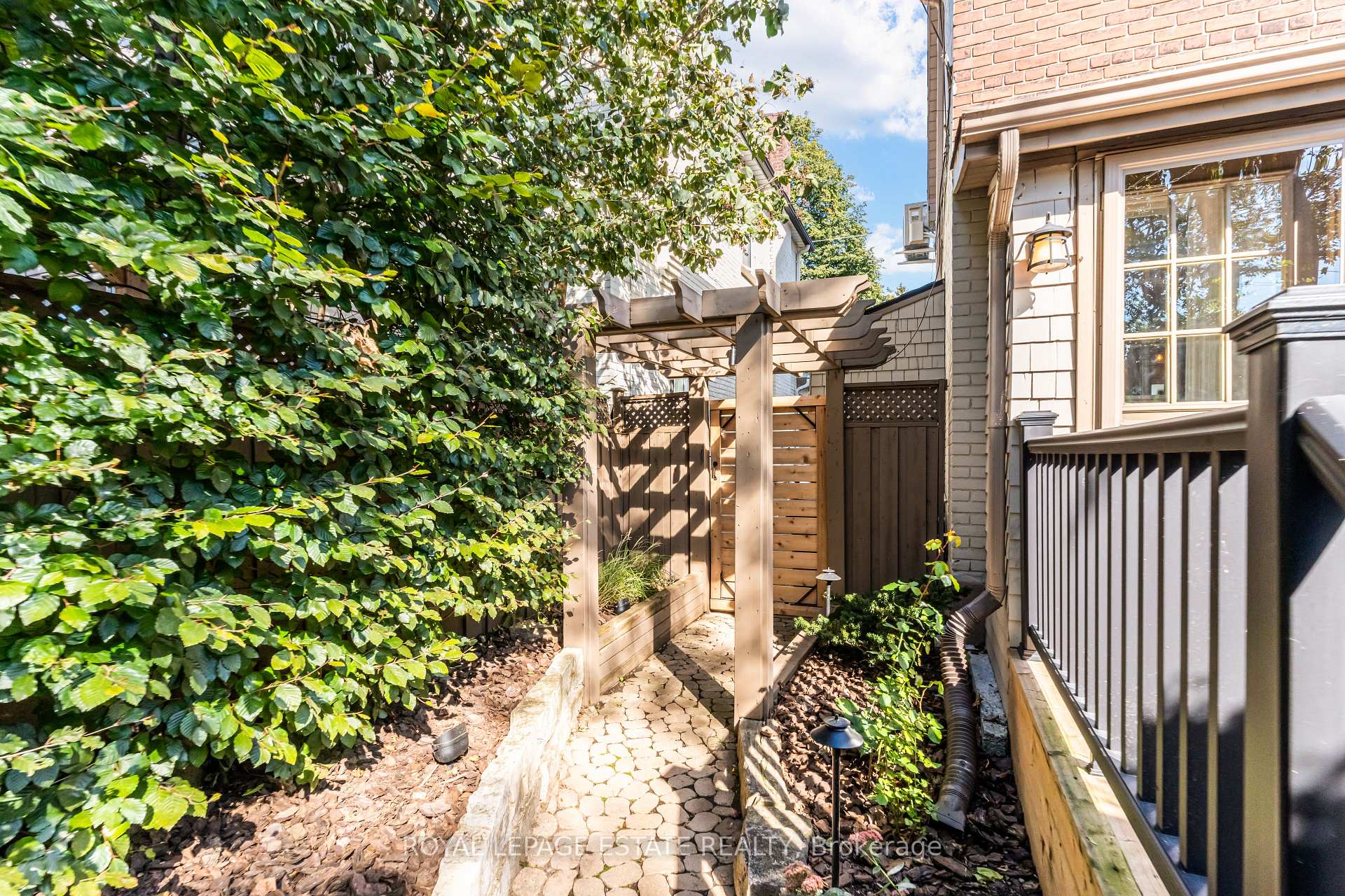 Photo 40 of 140 Bingham Avenue, Toronto, East End-Danforth — HOMEH