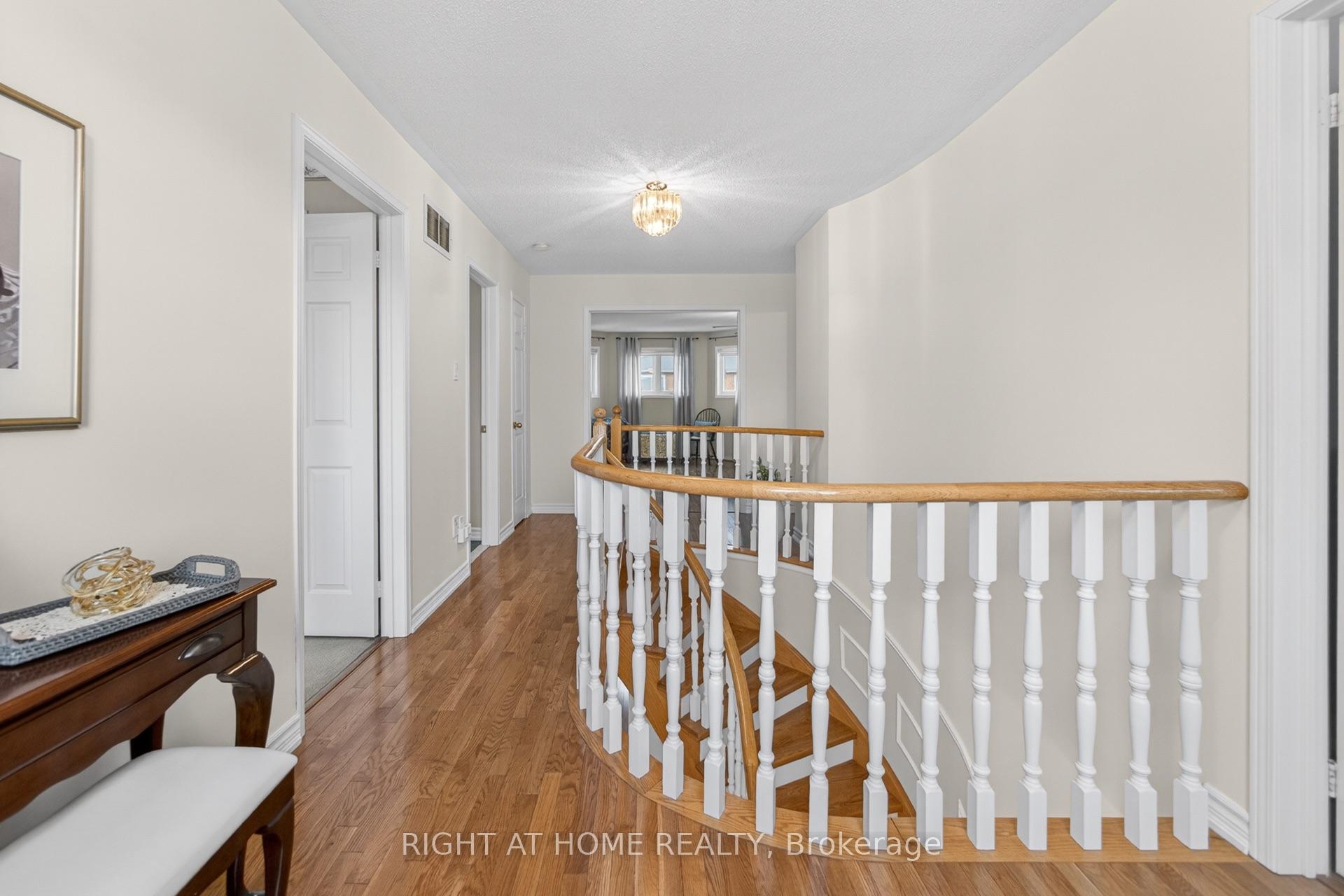 Photo 19 of 17 Eaton Street, Halton Hills, Georgetown — HOMEH