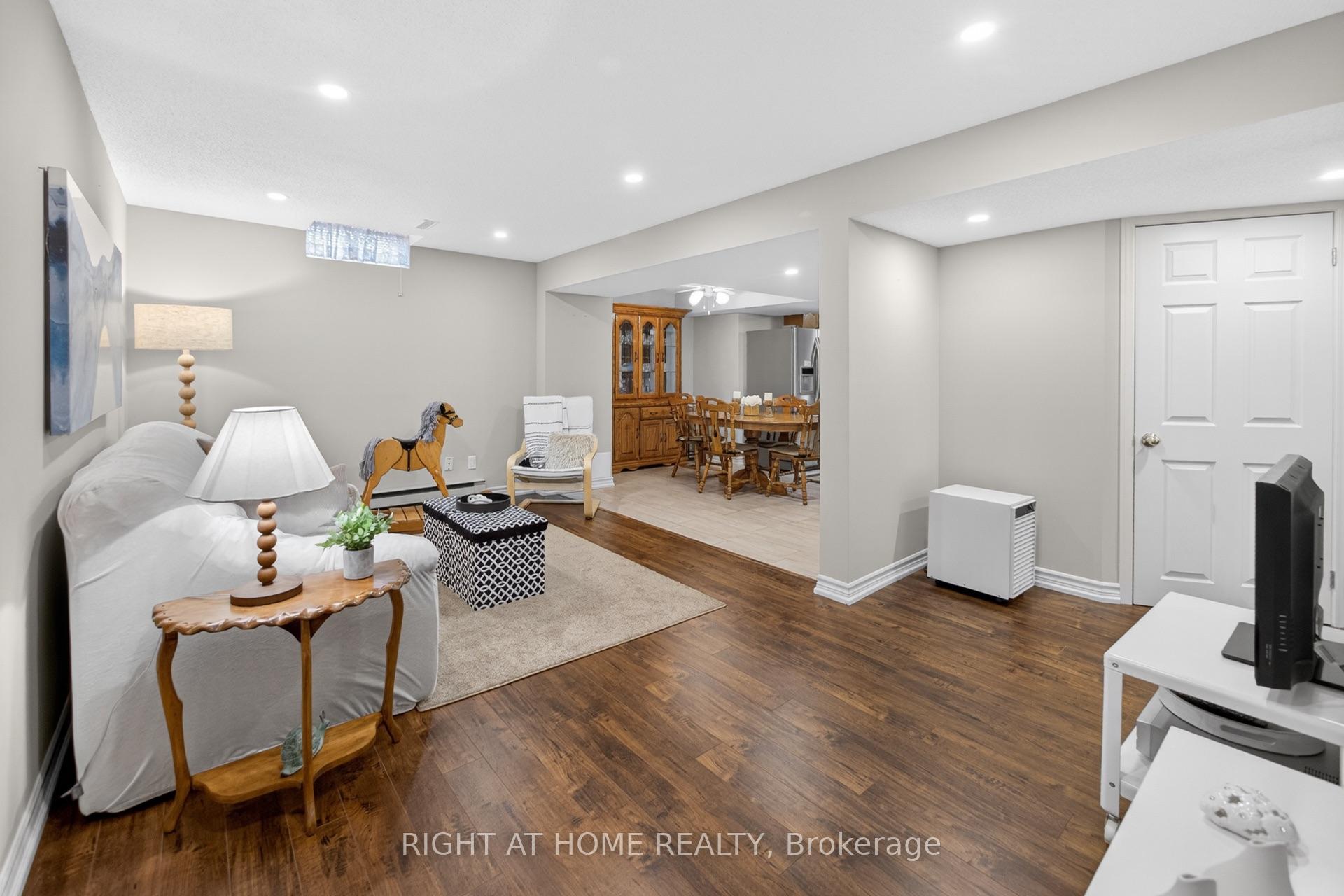 Photo 37 of 17 Eaton Street, Halton Hills, Georgetown — HOMEH