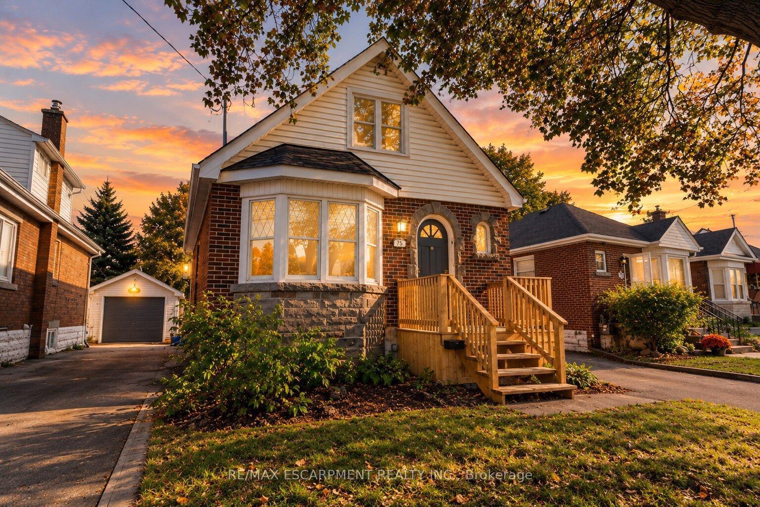 Photo 2 of 75 Barons Avenue, Hamilton, Bartonville — HOMEH