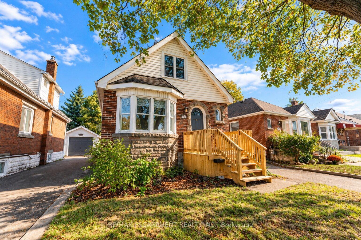 Photo 3 of 75 Barons Avenue, Hamilton, Bartonville — HOMEH