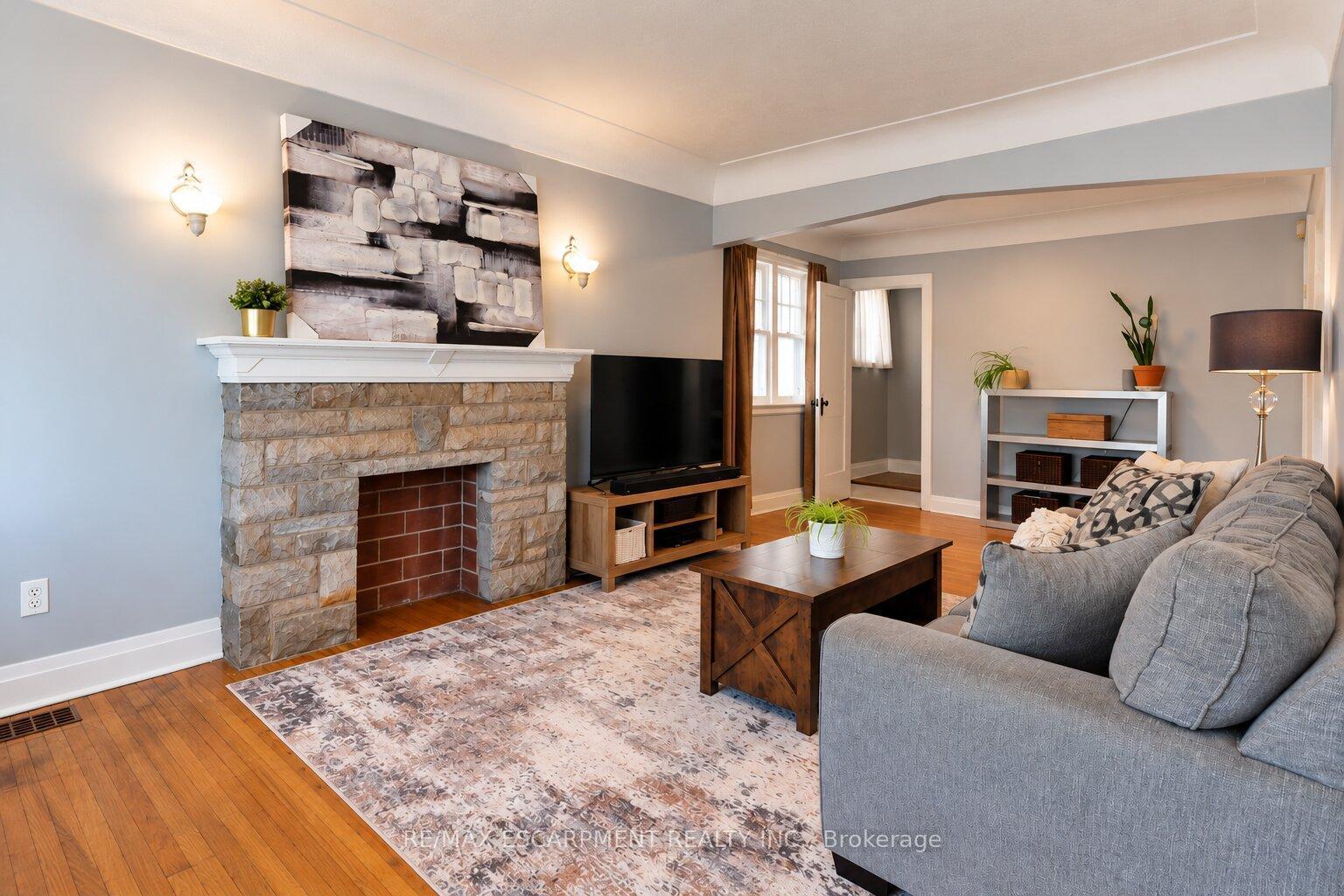 Photo 7 of 75 Barons Avenue, Hamilton, Bartonville — HOMEH