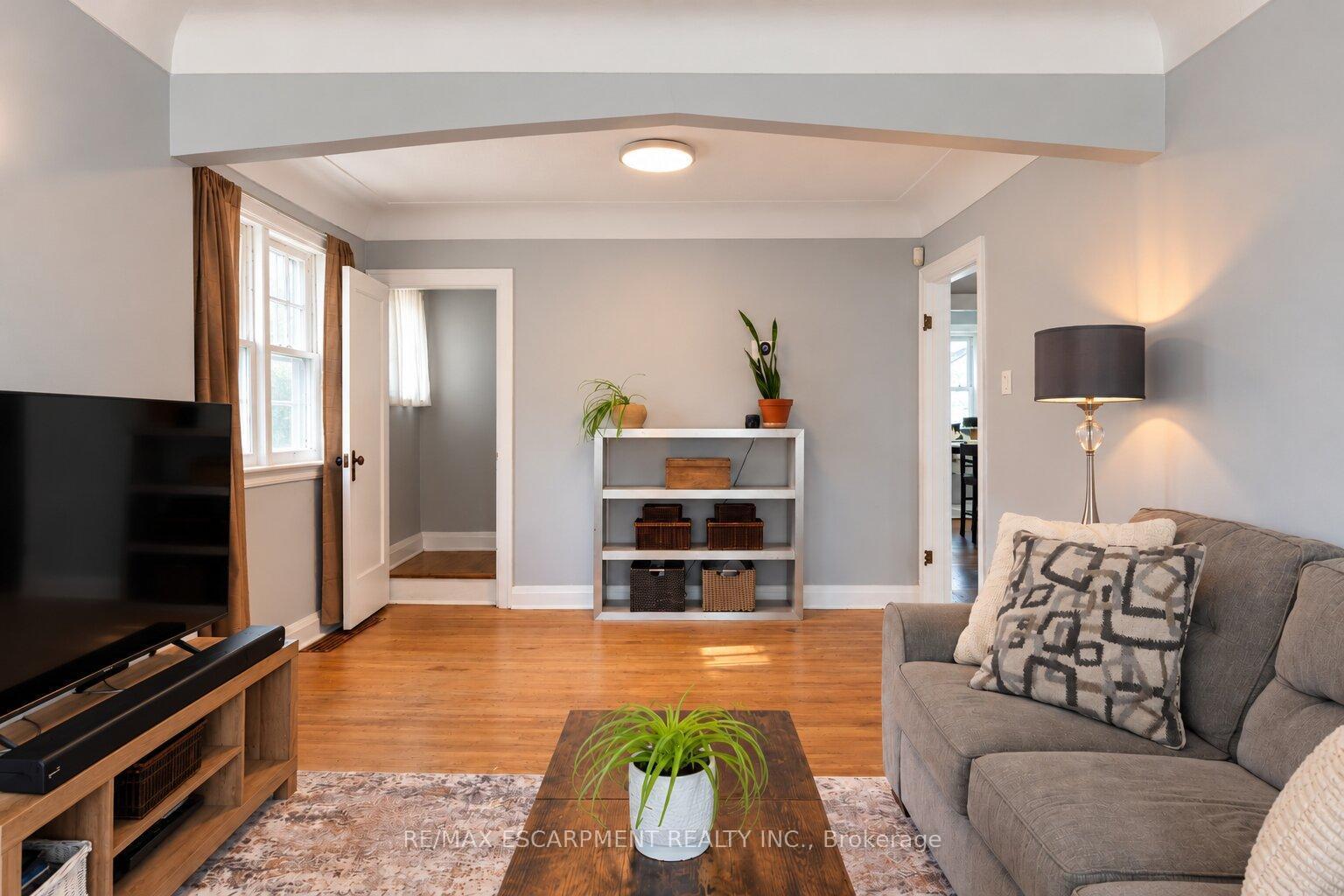 Photo 9 of 75 Barons Avenue, Hamilton, Bartonville — HOMEH
