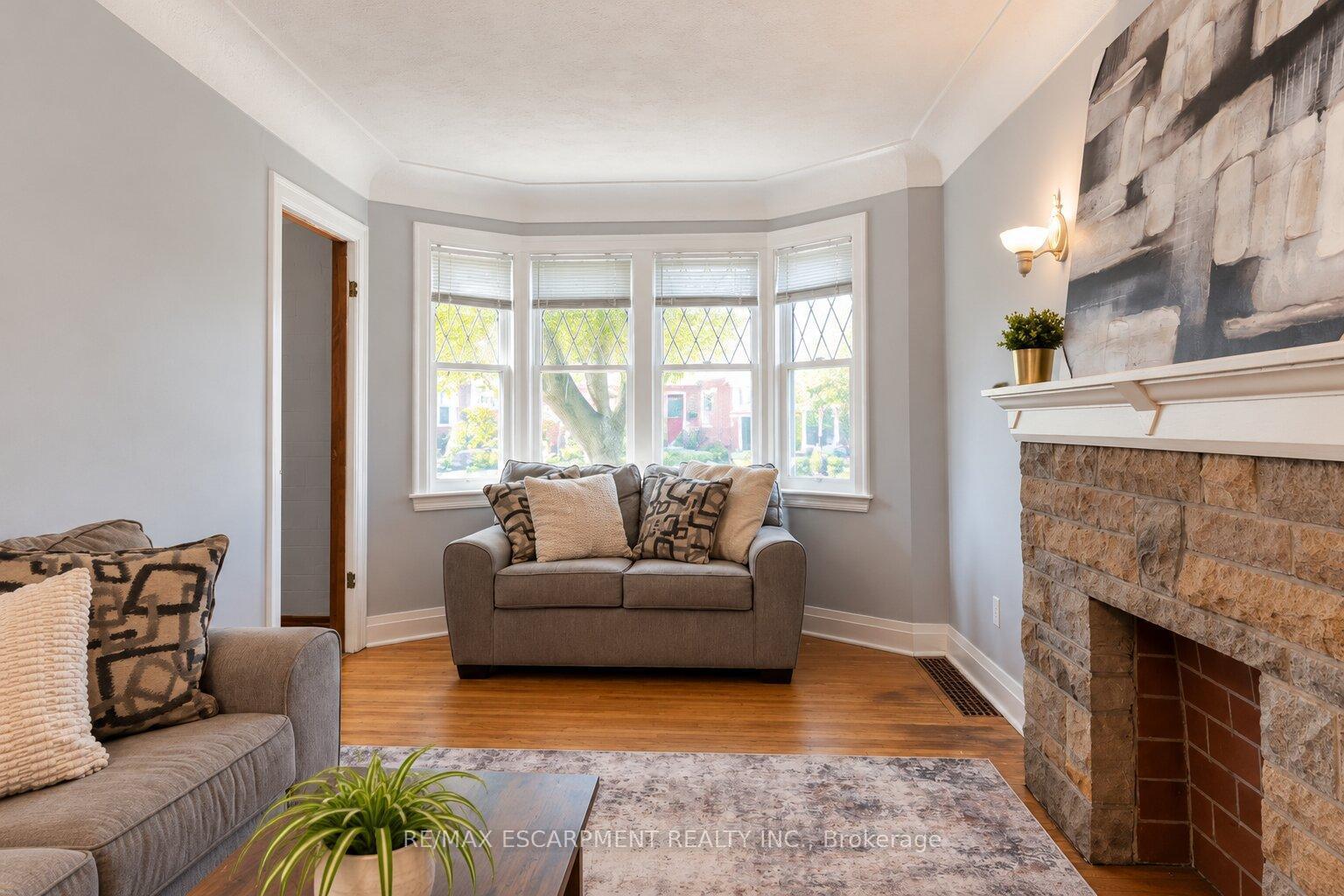 Photo 10 of 75 Barons Avenue, Hamilton, Bartonville — HOMEH