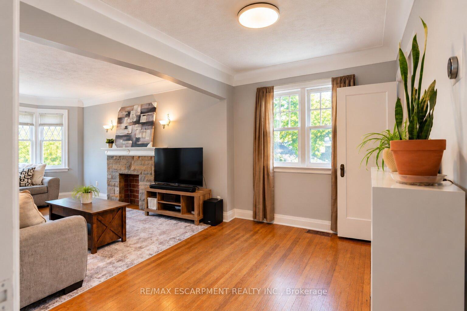 Photo 11 of 75 Barons Avenue, Hamilton, Bartonville — HOMEH