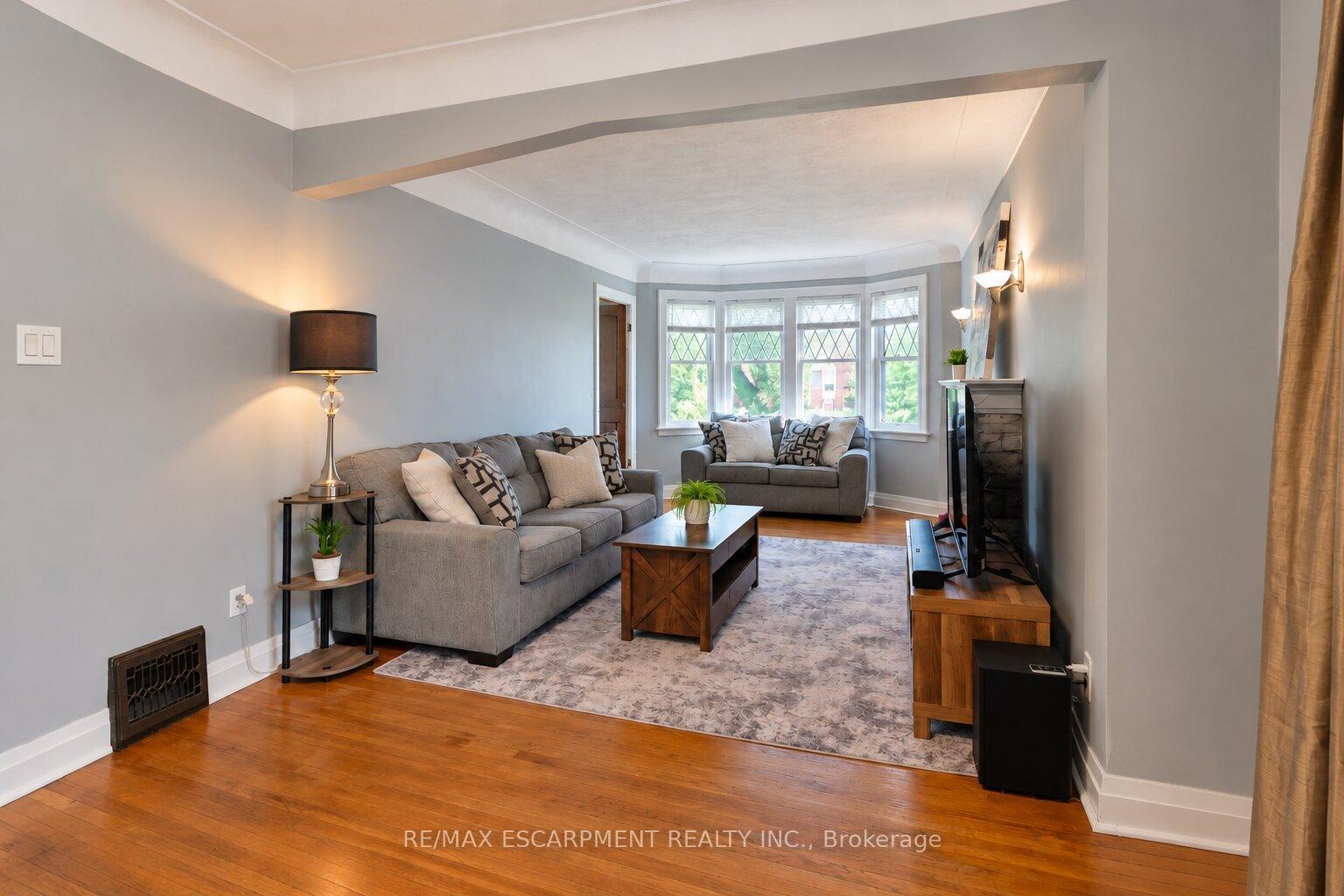 Photo 13 of 75 Barons Avenue, Hamilton, Bartonville — HOMEH