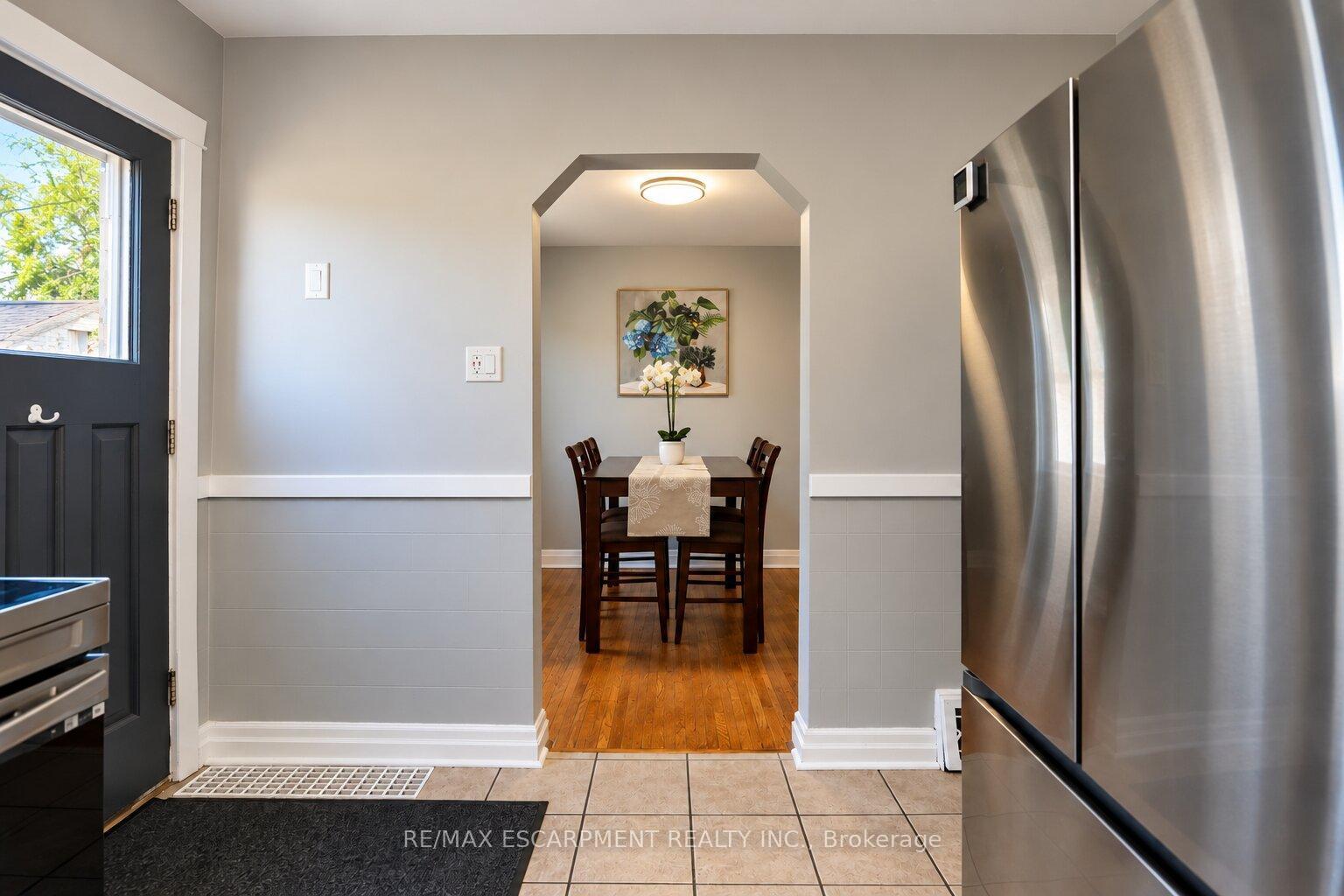Photo 18 of 75 Barons Avenue, Hamilton, Bartonville — HOMEH