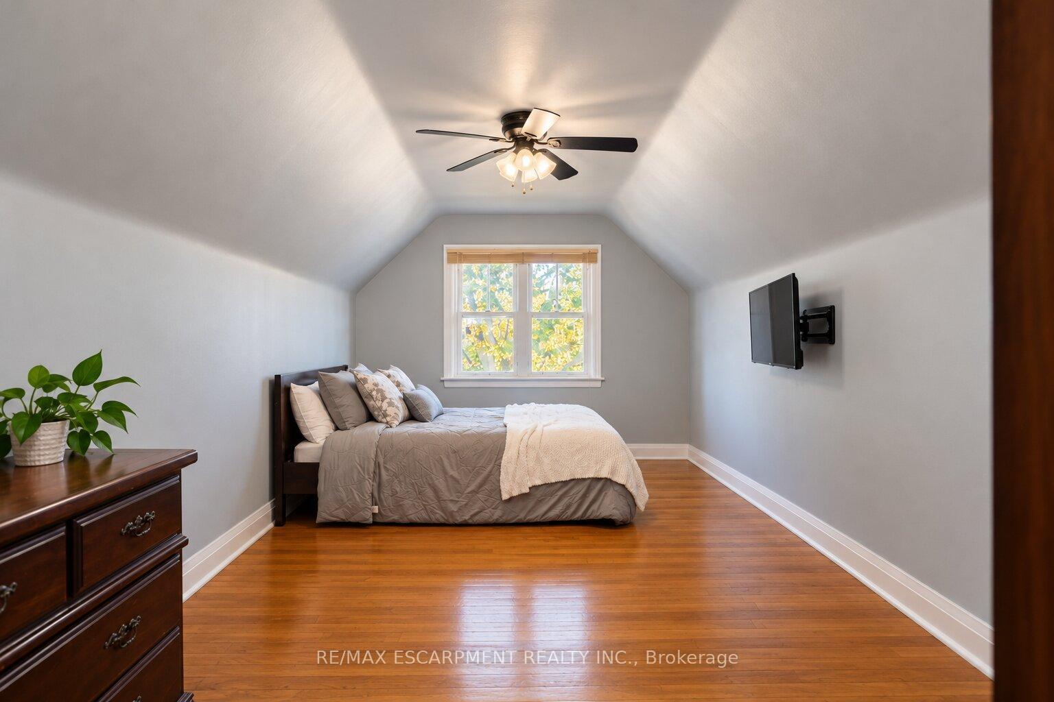 Photo 26 of 75 Barons Avenue, Hamilton, Bartonville — HOMEH