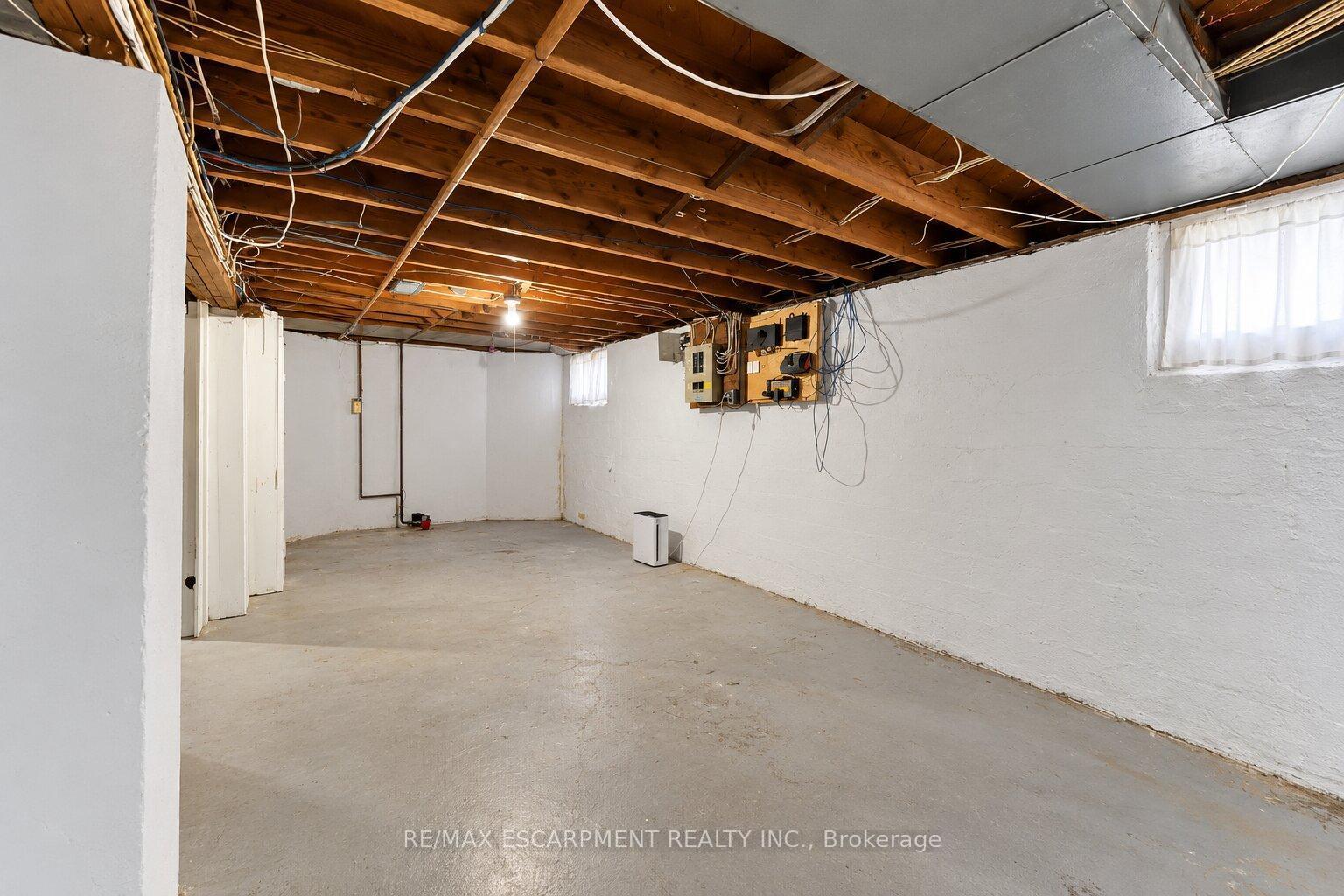 Photo 28 of 75 Barons Avenue, Hamilton, Bartonville — HOMEH