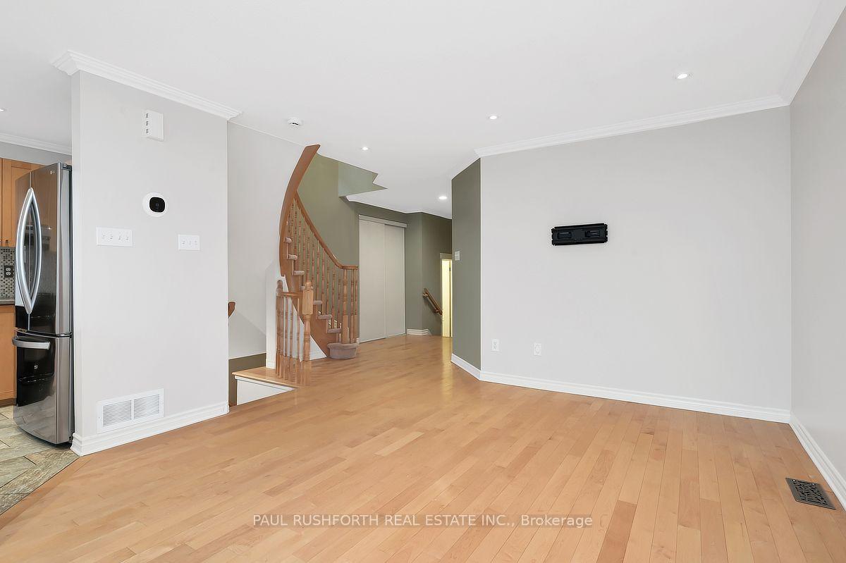 Photo 10 of 2216 Brockstone Crescent, Ottawa, Avalon East — HOMEH