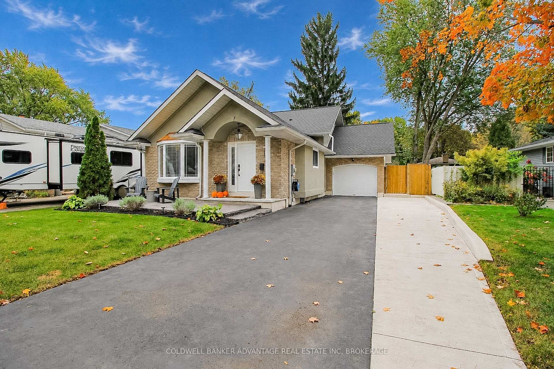 Photo of 11 Fallingbrook Drive