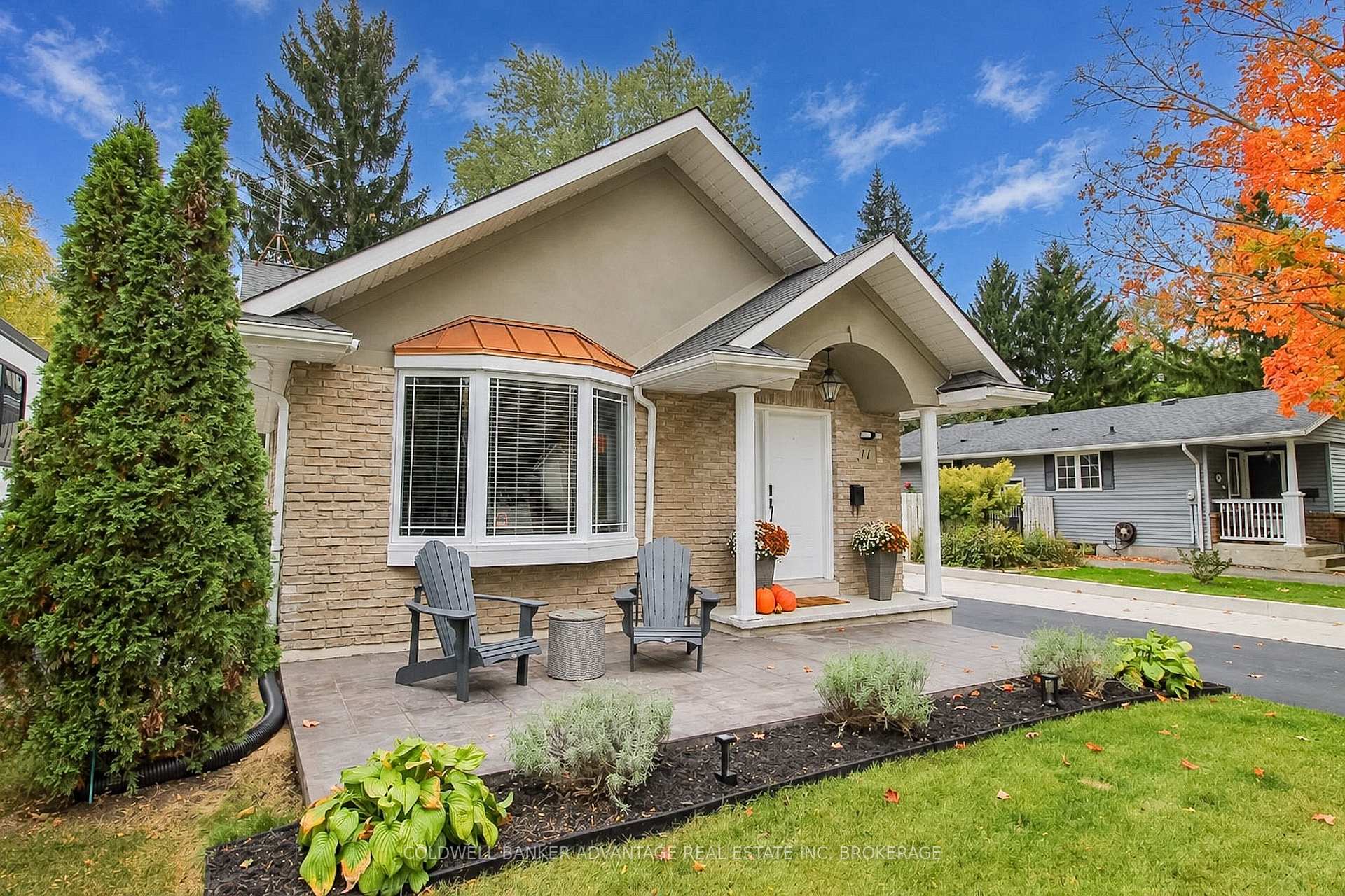 Photo 3 of 11 Fallingbrook Drive, Pelham, Fonthill — HOMEH