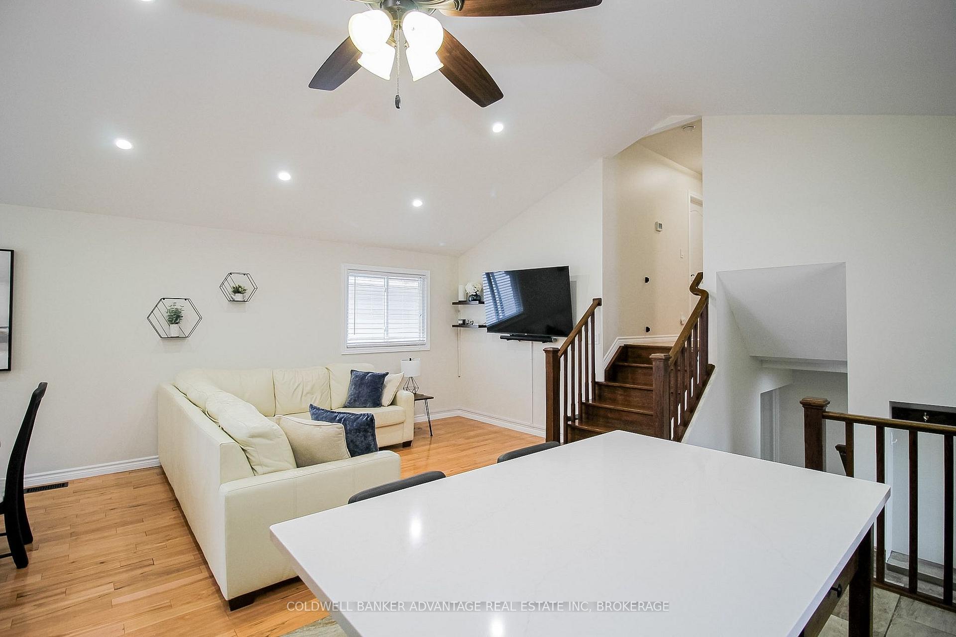 Photo 10 of 11 Fallingbrook Drive, Pelham, Fonthill — HOMEH
