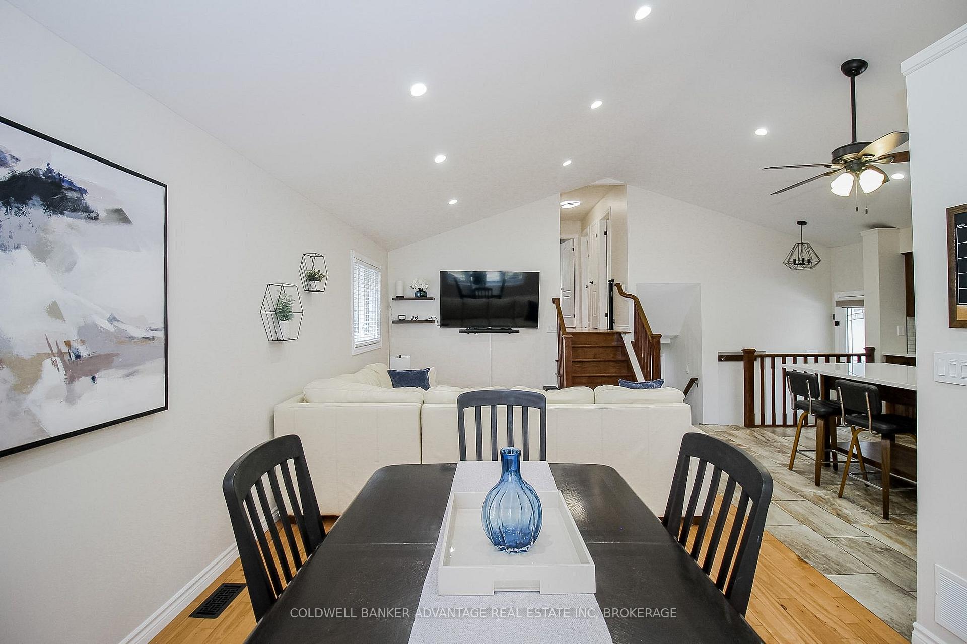 Photo 16 of 11 Fallingbrook Drive, Pelham, Fonthill — HOMEH