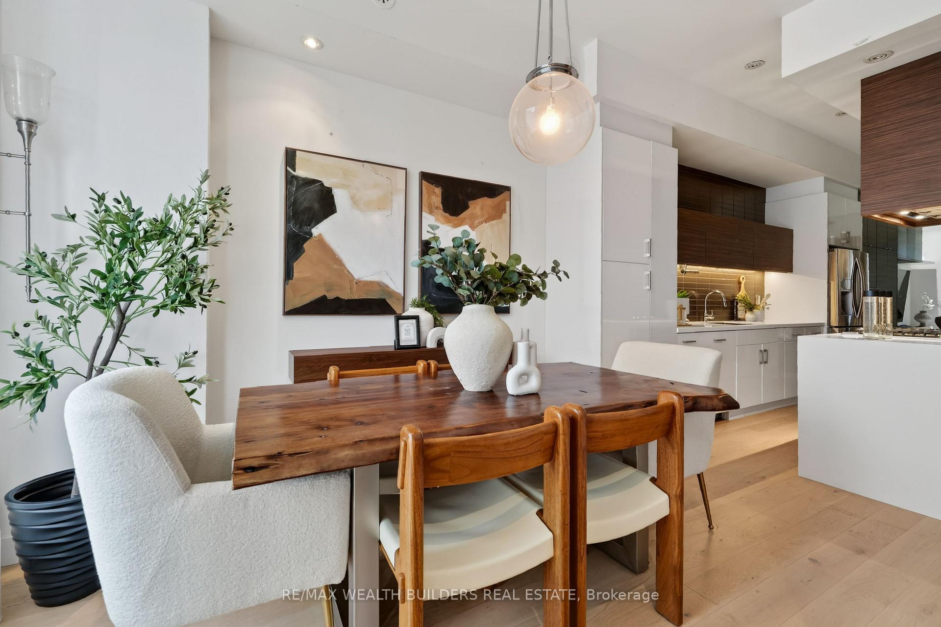 Photo 4 of Unit TH-07, 837 Broadview Avenue, Toronto, Playter Estates-Danforth — HOMEH