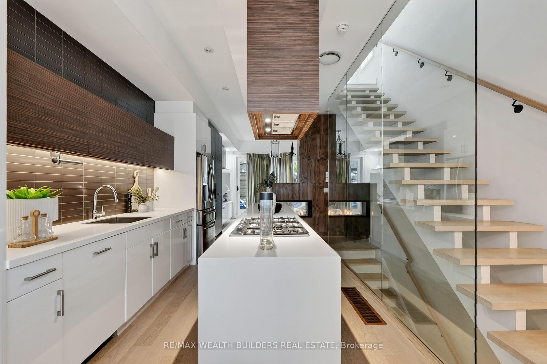Photo 7 of Unit TH-07, 837 Broadview Avenue, Toronto, Playter Estates-Danforth — HOMEH