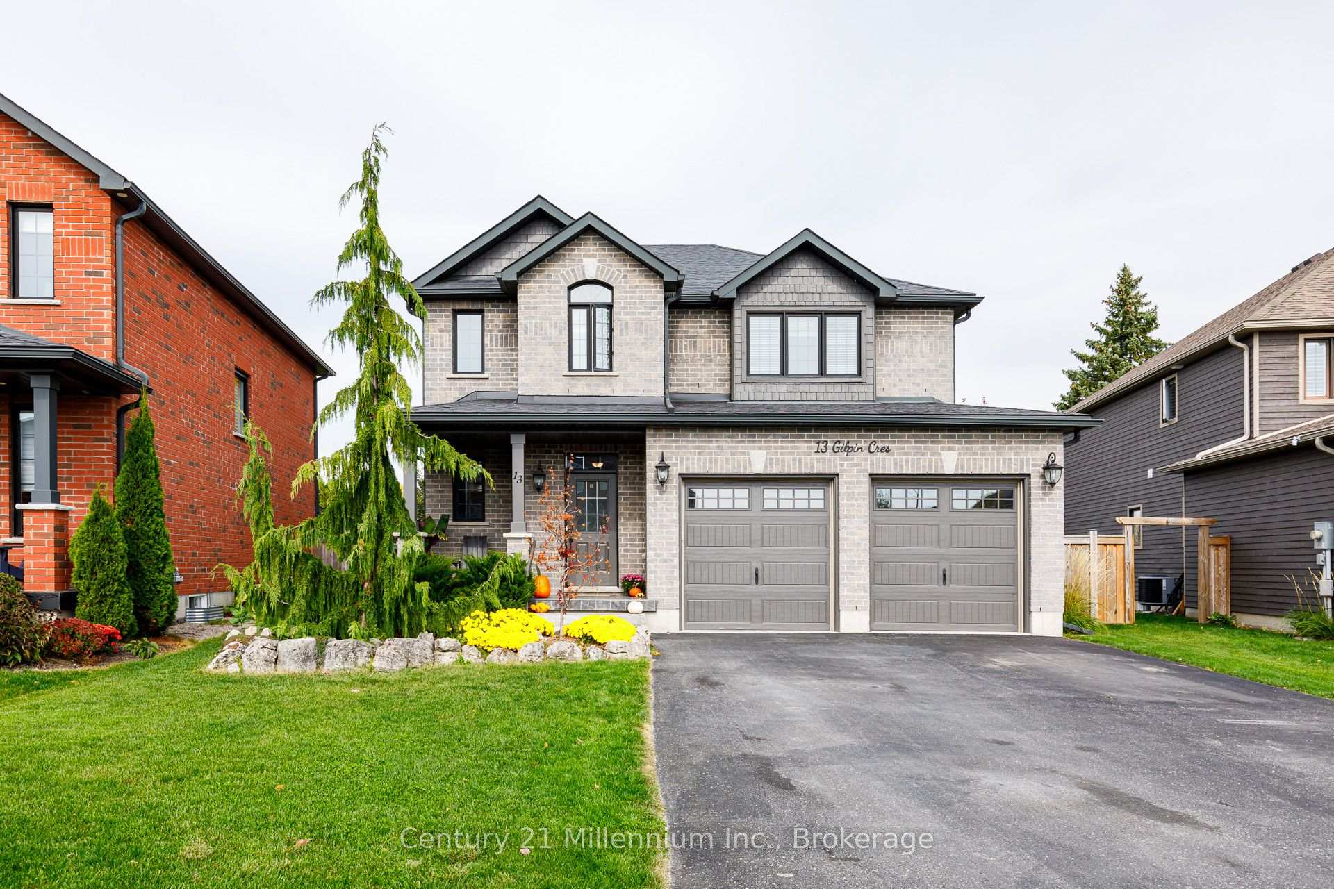Photo 2 of 13 Gilpin Crescent, Collingwood — HOMEH
