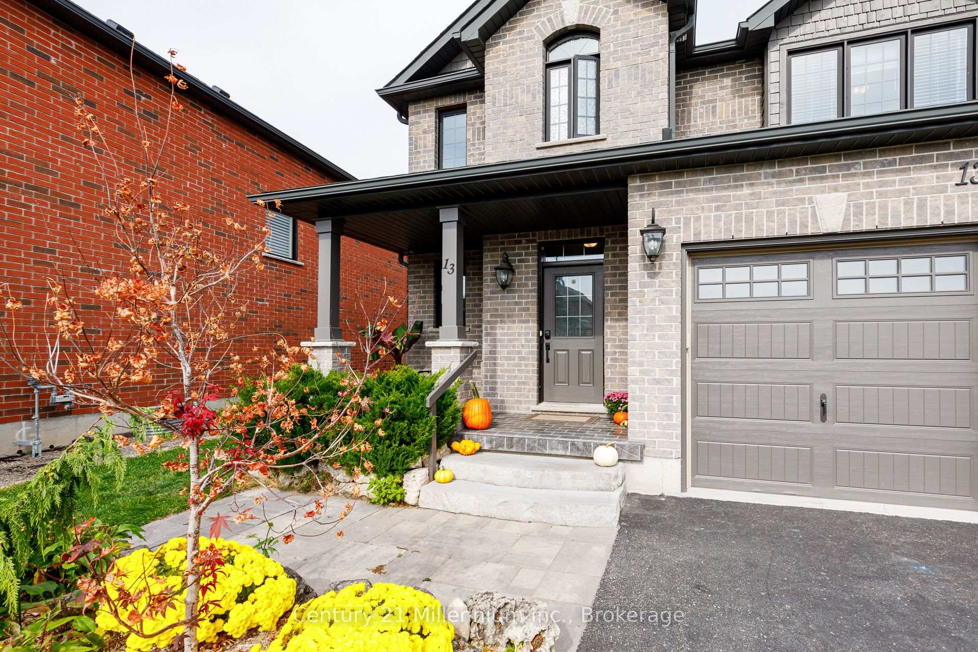 Photo 4 of 13 Gilpin Crescent, Collingwood — HOMEH
